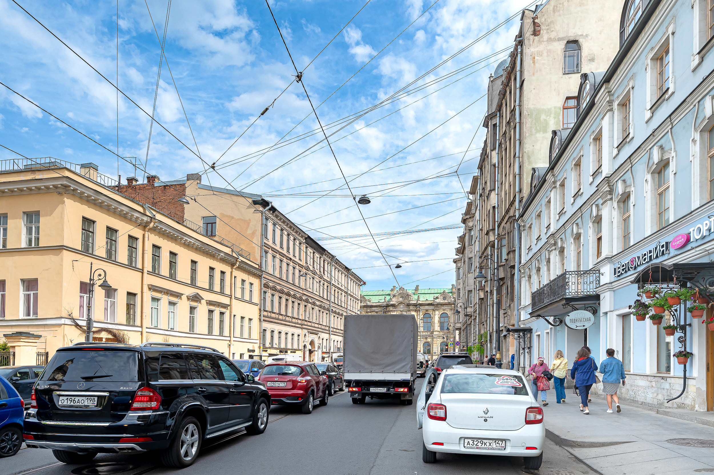 Дизайнерская студия на Белинкого. Интерьерный фотограф. Фото- видеосъемка недвижимости Санкт-Петербург