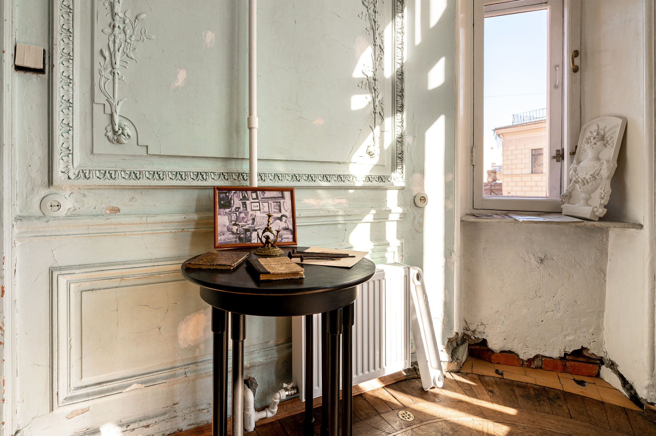 Историческая квартира на Кирочной 24. Интерьерный фотограф. Фото- видеосъемка недвижимости Санкт-Петербург