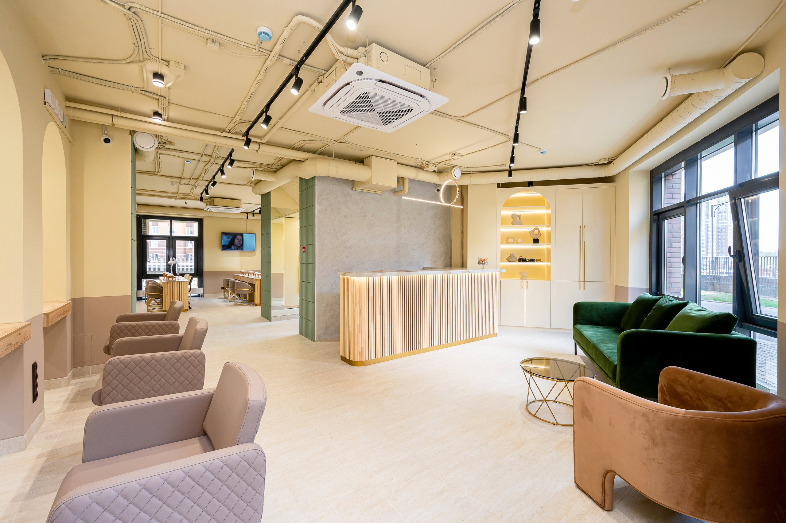 Салон красоты «Кудряво». Интерьерный фотограф. Фото- видеосъемка недвижимости Санкт-Петербург