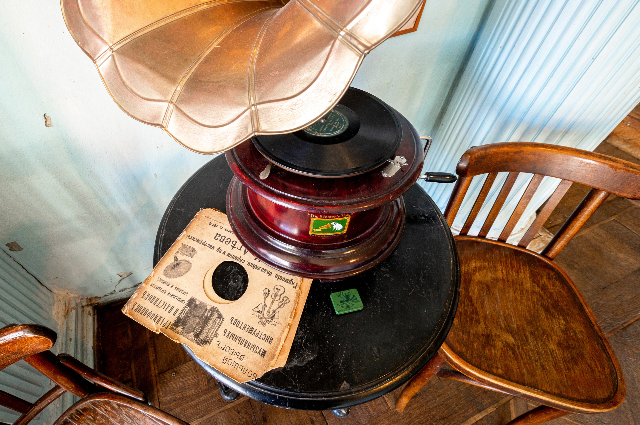 Историческая квартира на Кирочной 24. Интерьерный фотограф. Фото- видеосъемка недвижимости Санкт-Петербург