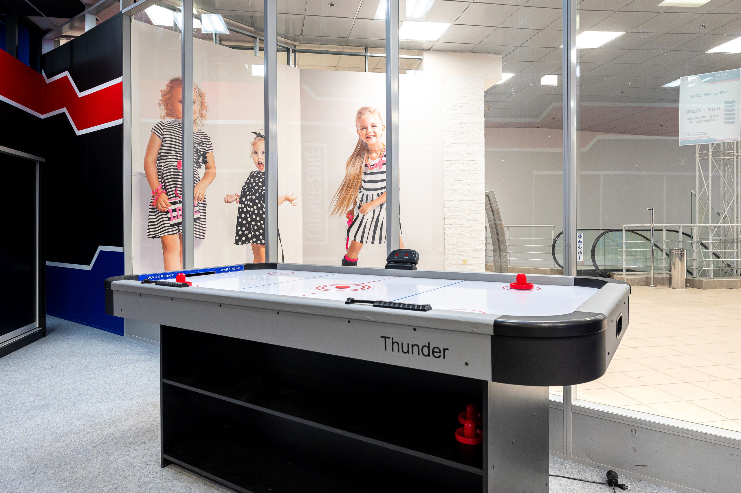 Клуб виртуальной реальности WARPOINT. Интерьерный фотограф. Фото- видеосъемка недвижимости Санкт-Петербург