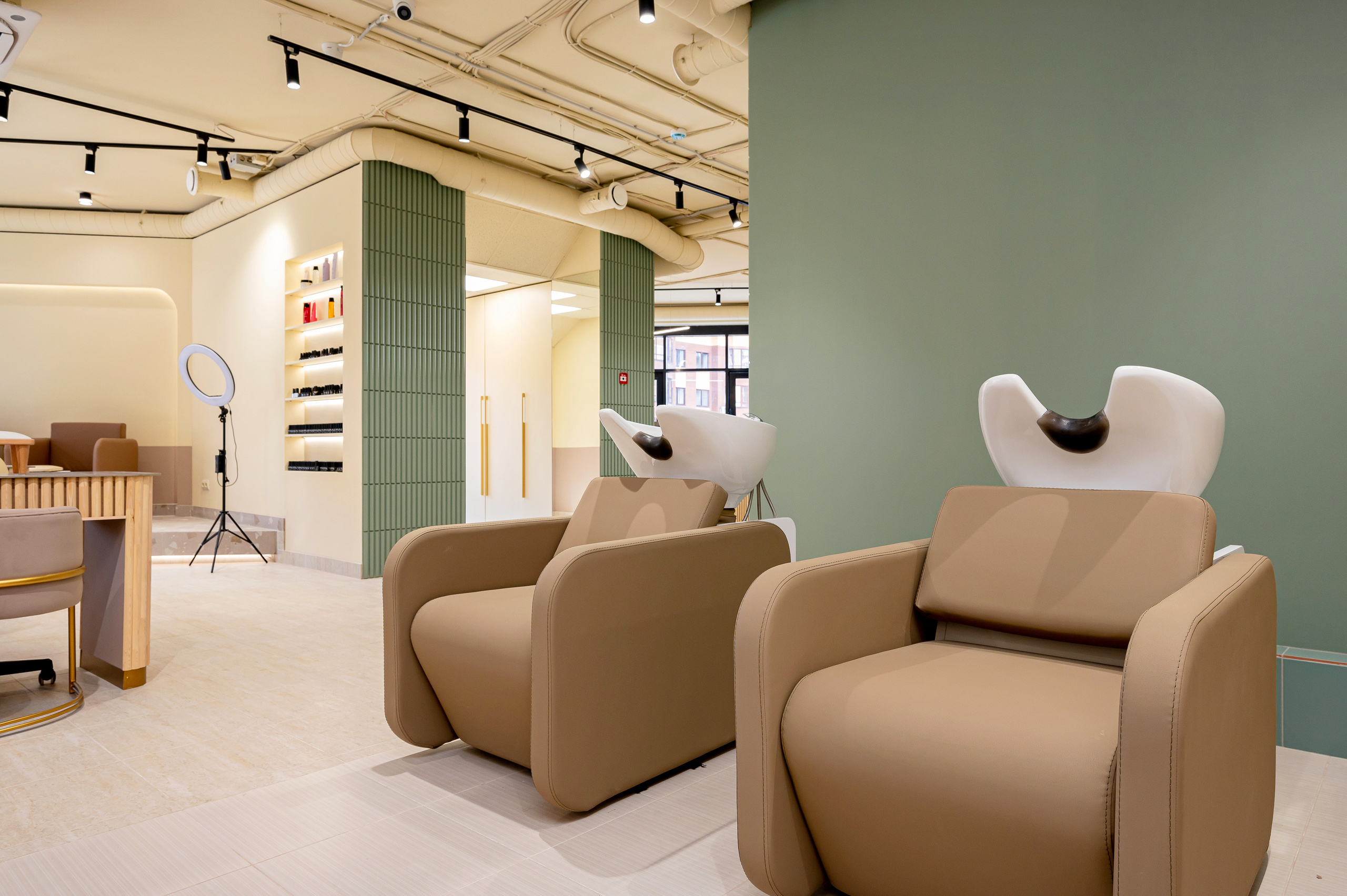 Салон красоты «Кудряво». Интерьерный фотограф. Фото- видеосъемка недвижимости Санкт-Петербург