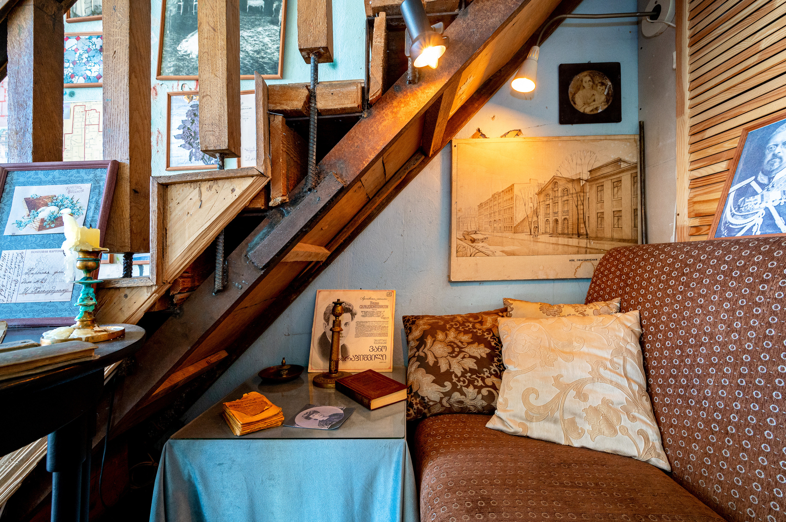 Историческая квартира на Кирочной 24. Интерьерный фотограф. Фото- видеосъемка недвижимости Санкт-Петербург