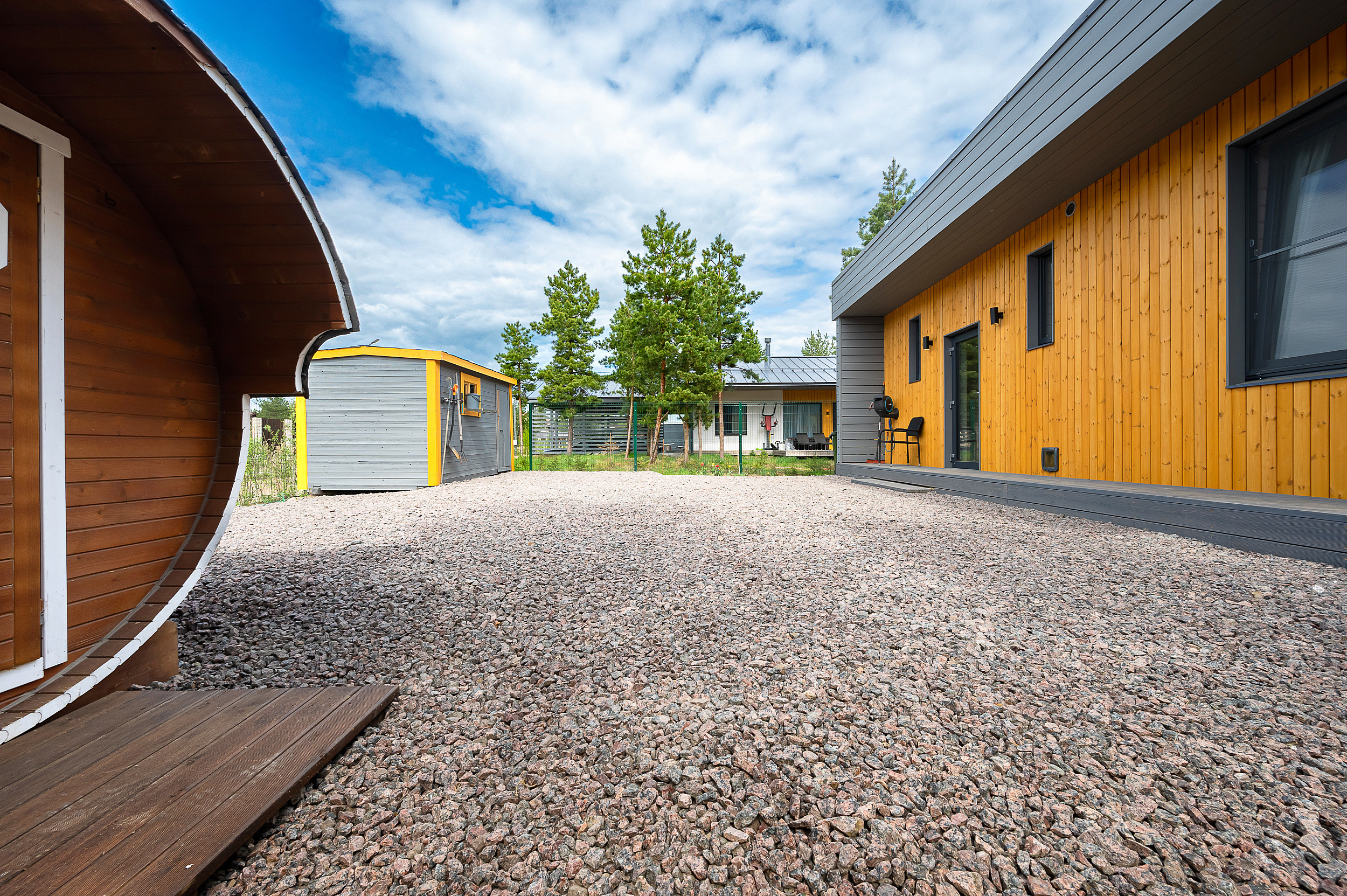 Экстерьер дома в Курортном районе. Интерьерный фотограф. Фото- видеосъемка недвижимости Санкт-Петербург