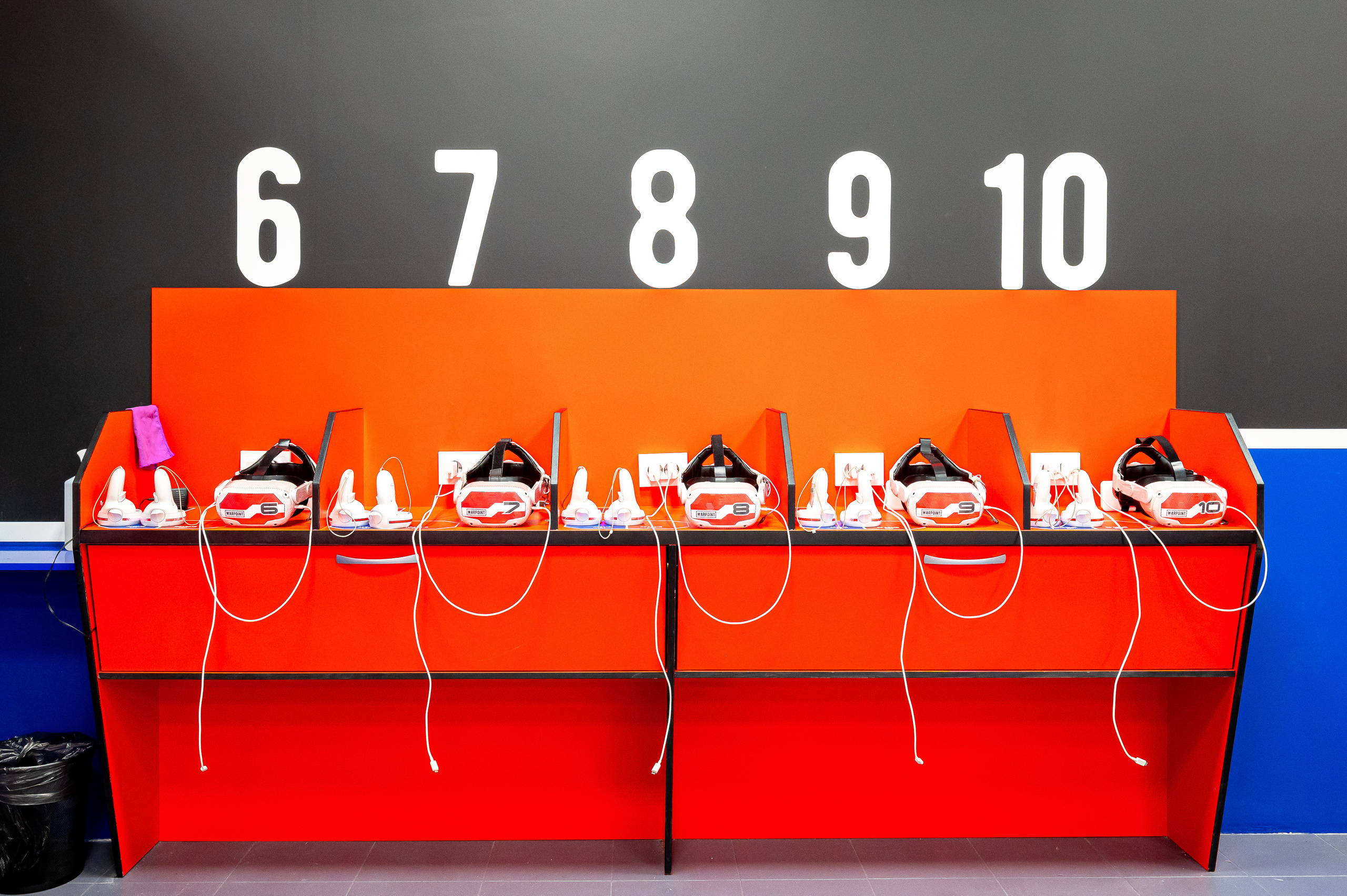 Клуб виртуальной реальности WARPOINT. Интерьерный фотограф. Фото- видеосъемка недвижимости Санкт-Петербург