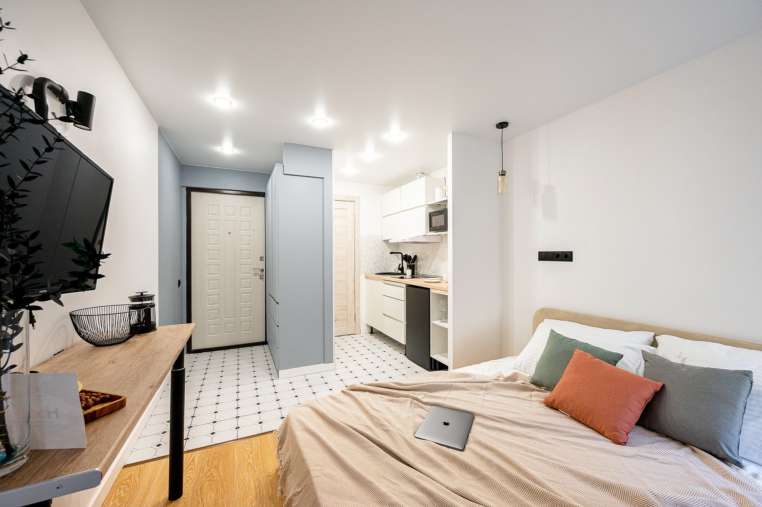 Миниотель на Декабристов. Интерьерный фотограф. Фото- видеосъемка недвижимости Санкт-Петербург