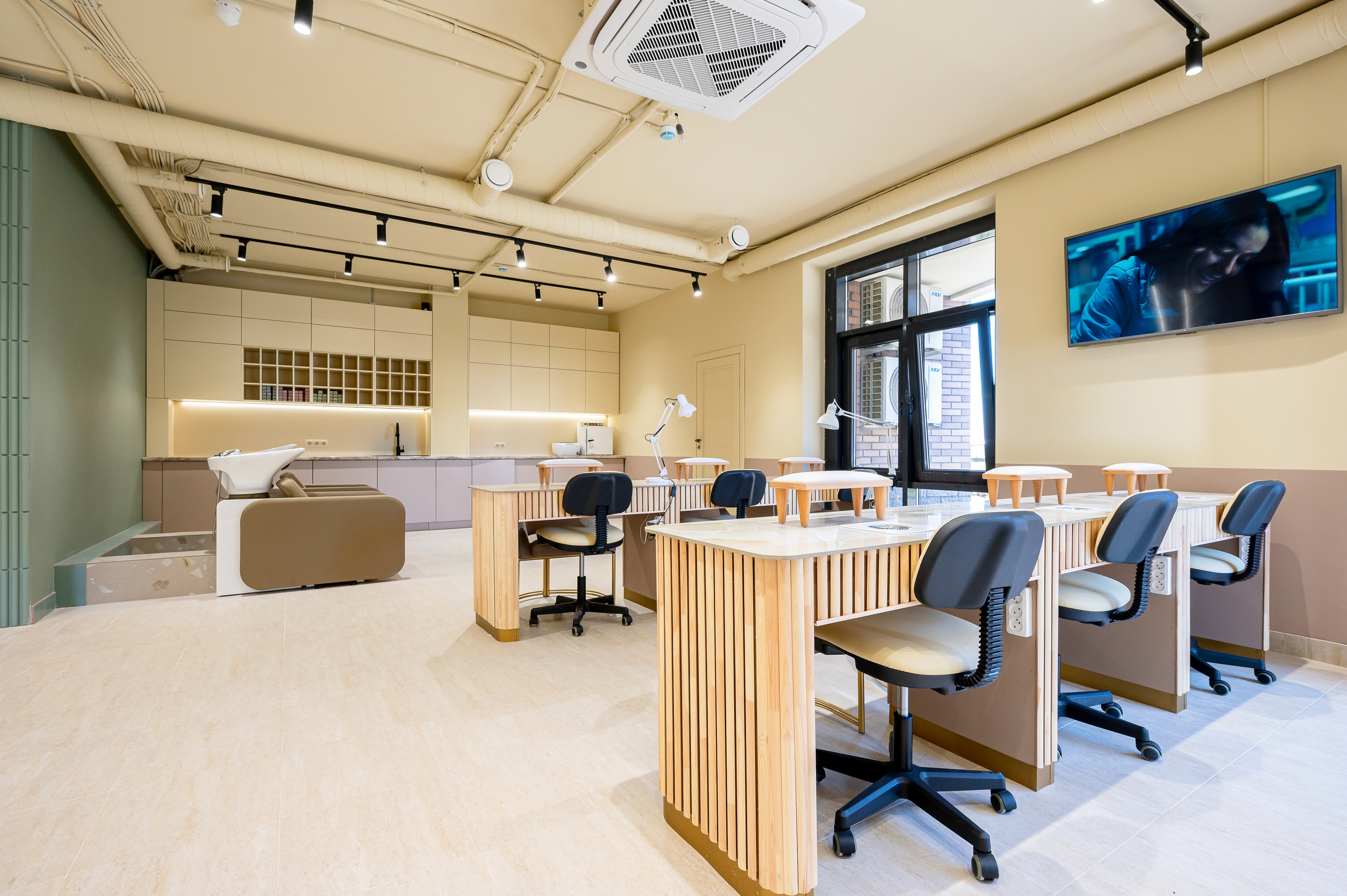 Салон красоты «Кудряво». Интерьерный фотограф. Фото- видеосъемка недвижимости Санкт-Петербург