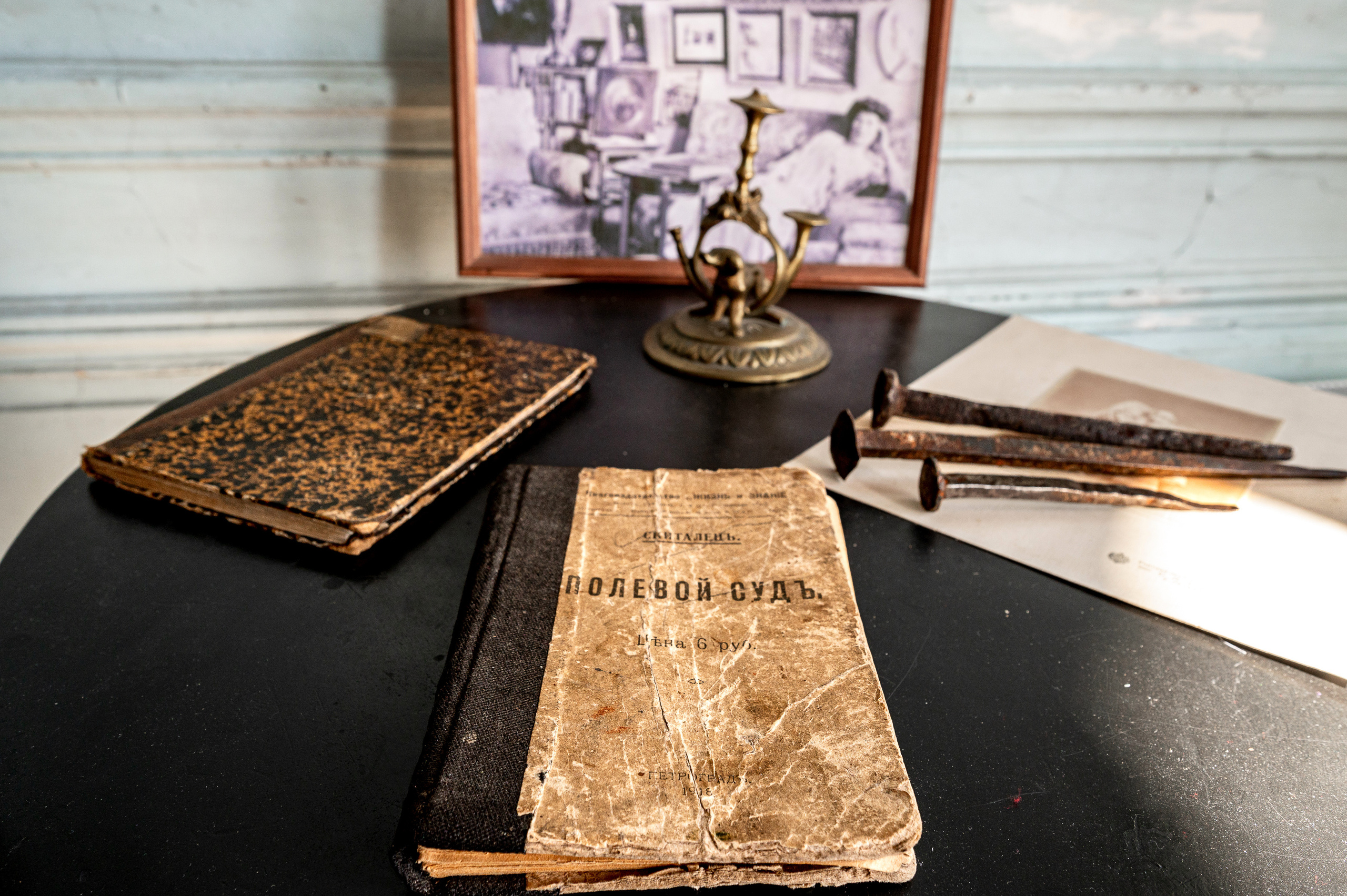 Историческая квартира на Кирочной 24. Интерьерный фотограф. Фото- видеосъемка недвижимости Санкт-Петербург