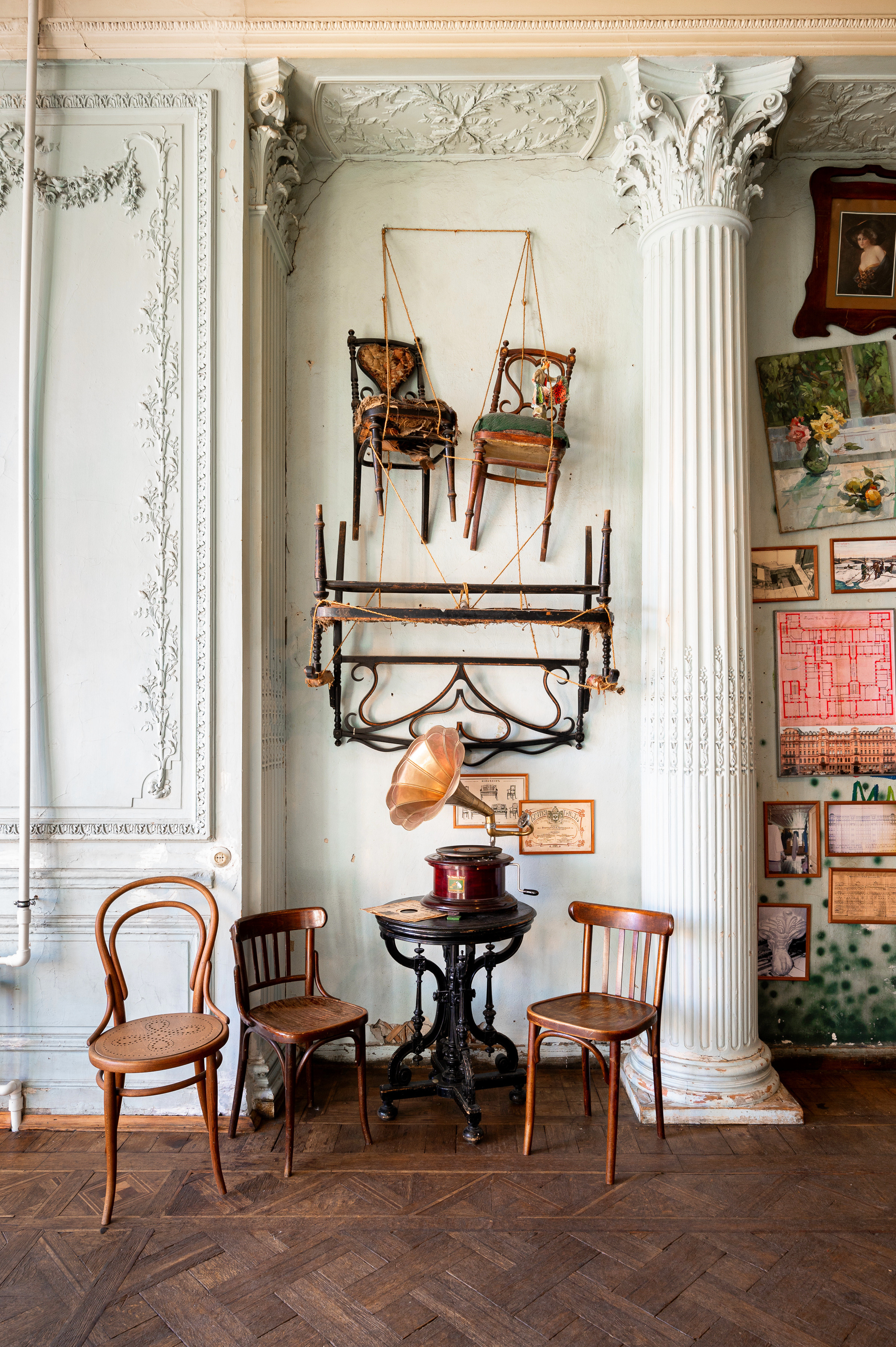 Историческая квартира на Кирочной 24. Интерьерный фотограф. Фото- видеосъемка недвижимости Санкт-Петербург