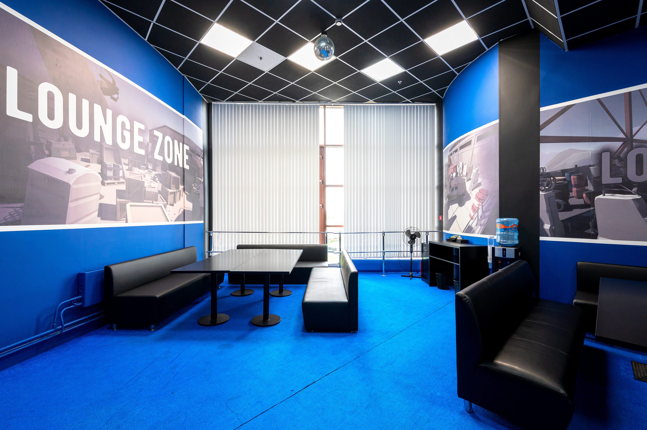 Клуб виртуальной реальности WARPOINT. Интерьерный фотограф. Фото- видеосъемка недвижимости Санкт-Петербург