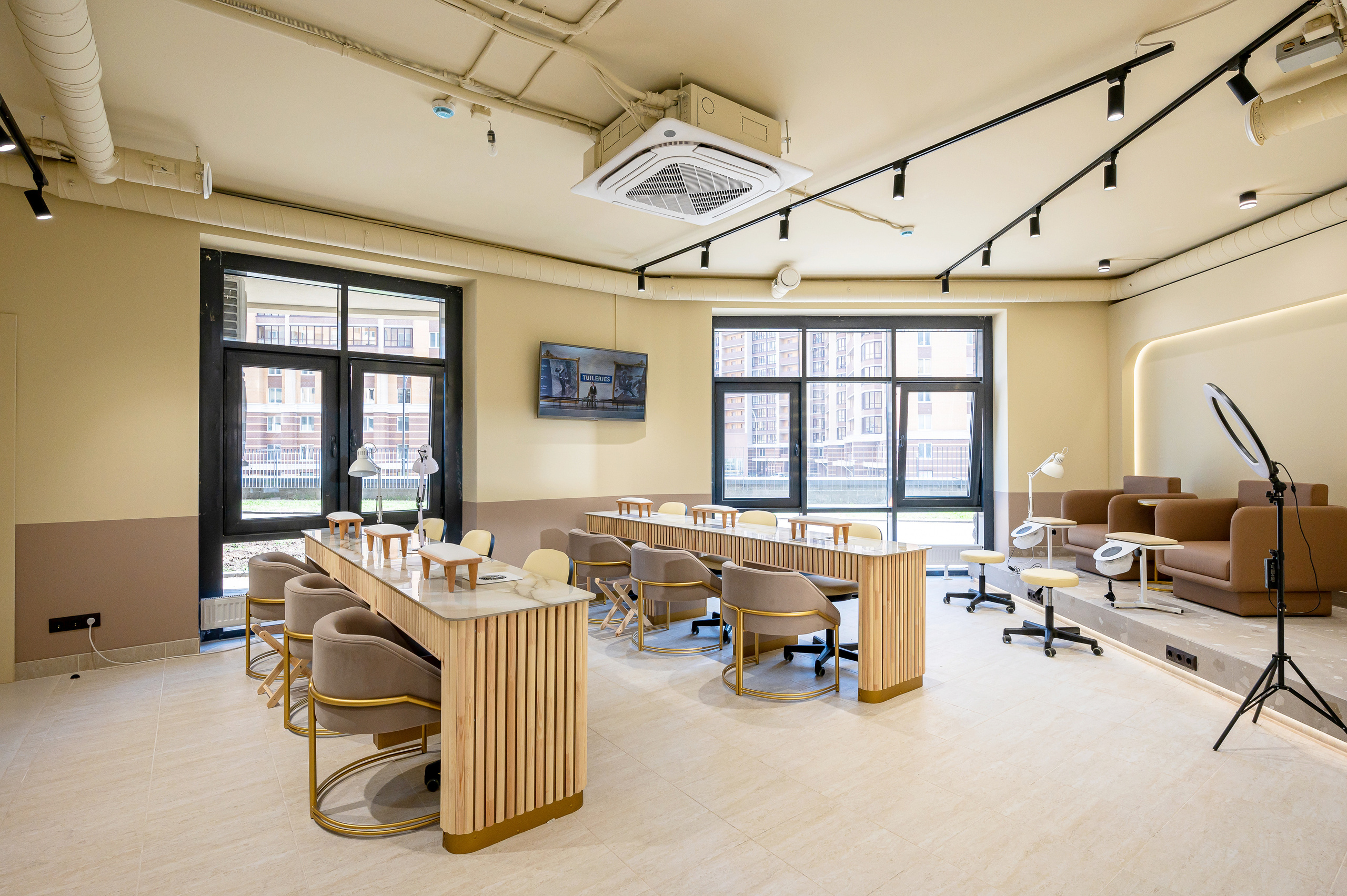 Салон красоты «Кудряво». Интерьерный фотограф. Фото- видеосъемка недвижимости Санкт-Петербург