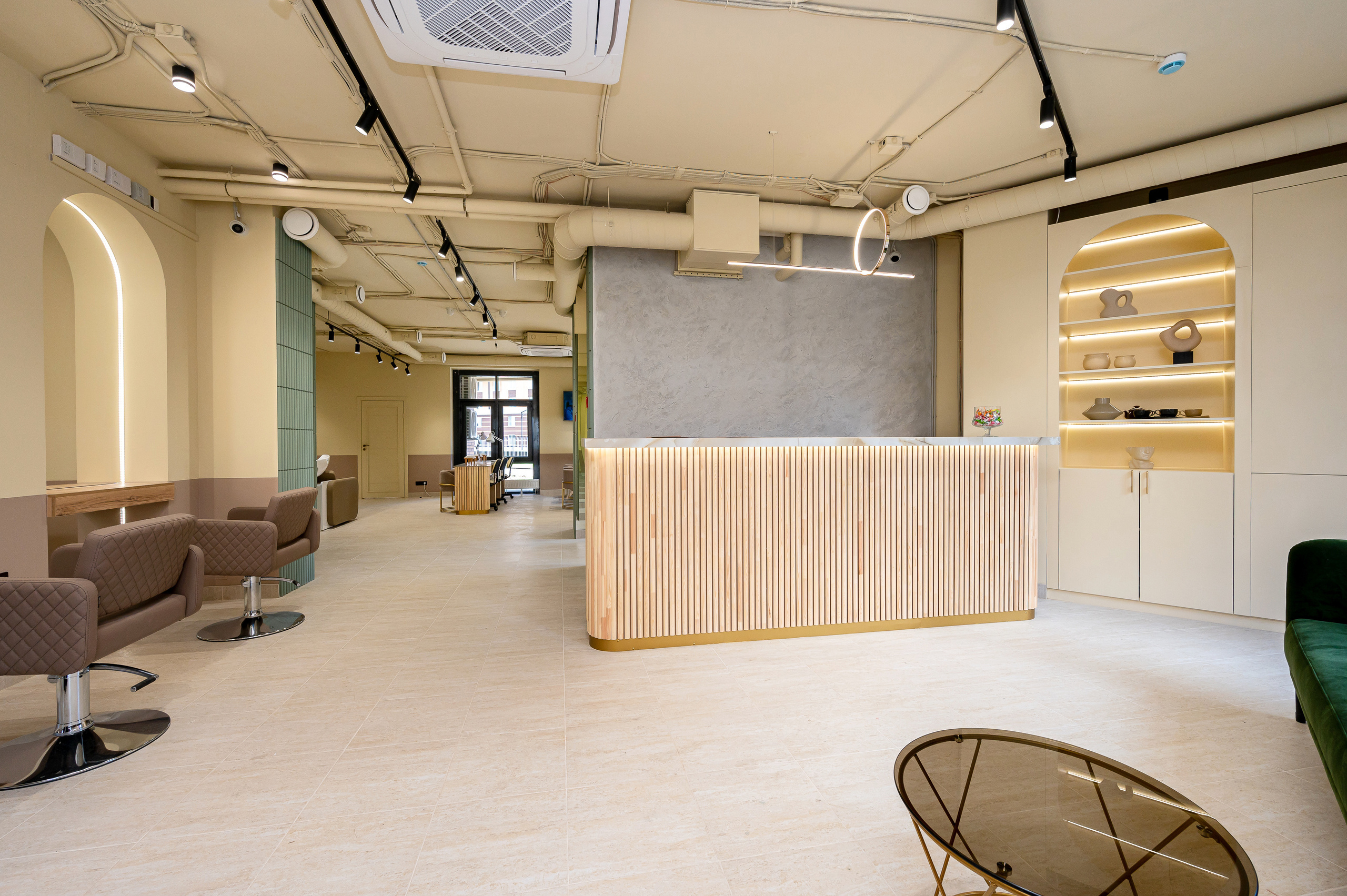 Салон красоты «Кудряво». Интерьерный фотограф. Фото- видеосъемка недвижимости Санкт-Петербург