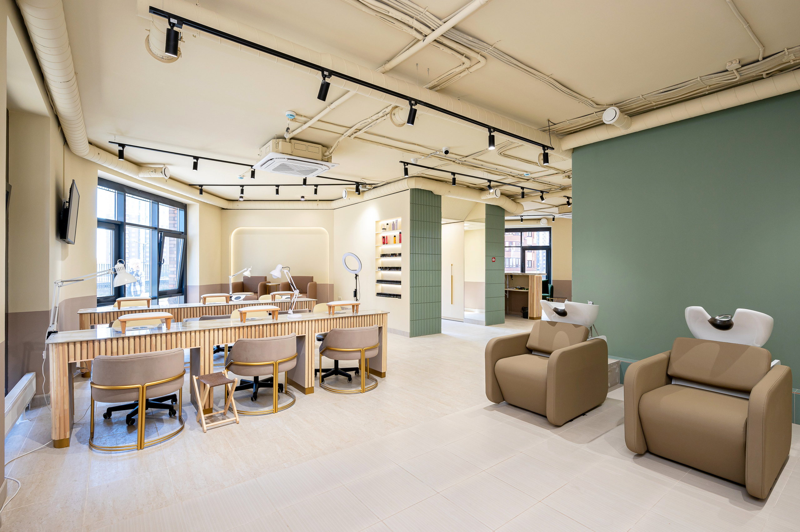 Салон красоты «Кудряво». Интерьерный фотограф. Фото- видеосъемка недвижимости Санкт-Петербург