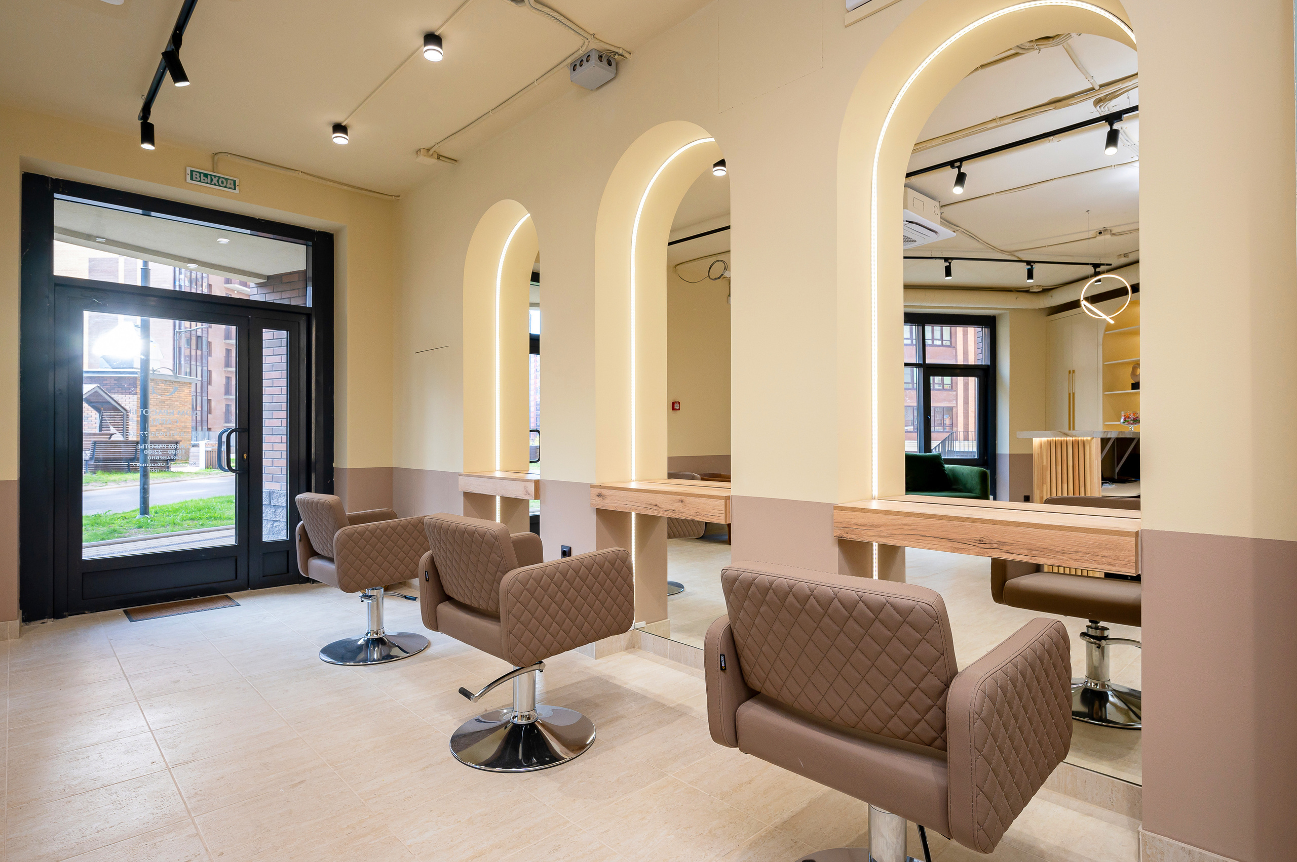 Салон красоты «Кудряво». Интерьерный фотограф. Фото- видеосъемка недвижимости Санкт-Петербург