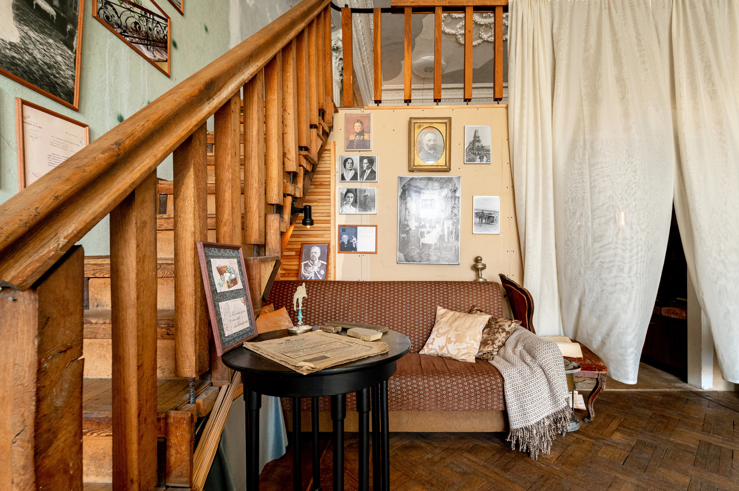 Историческая квартира на Кирочной 24. Интерьерный фотограф. Фото- видеосъемка недвижимости Санкт-Петербург