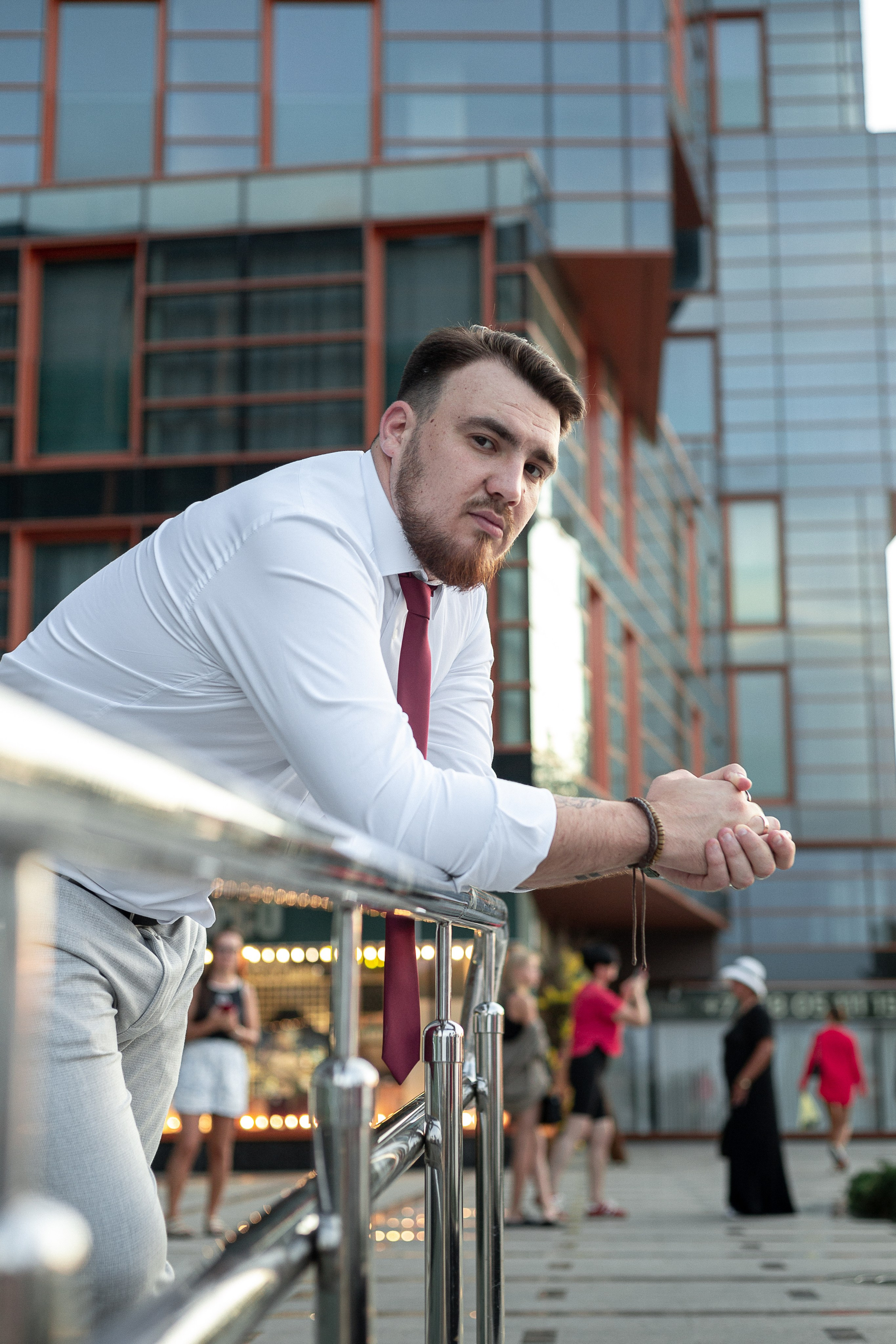 Деловая фотосессия для специалиста по финансовым услугам для бизнеса. Фотограф в Анапе Олег Зекерьяев