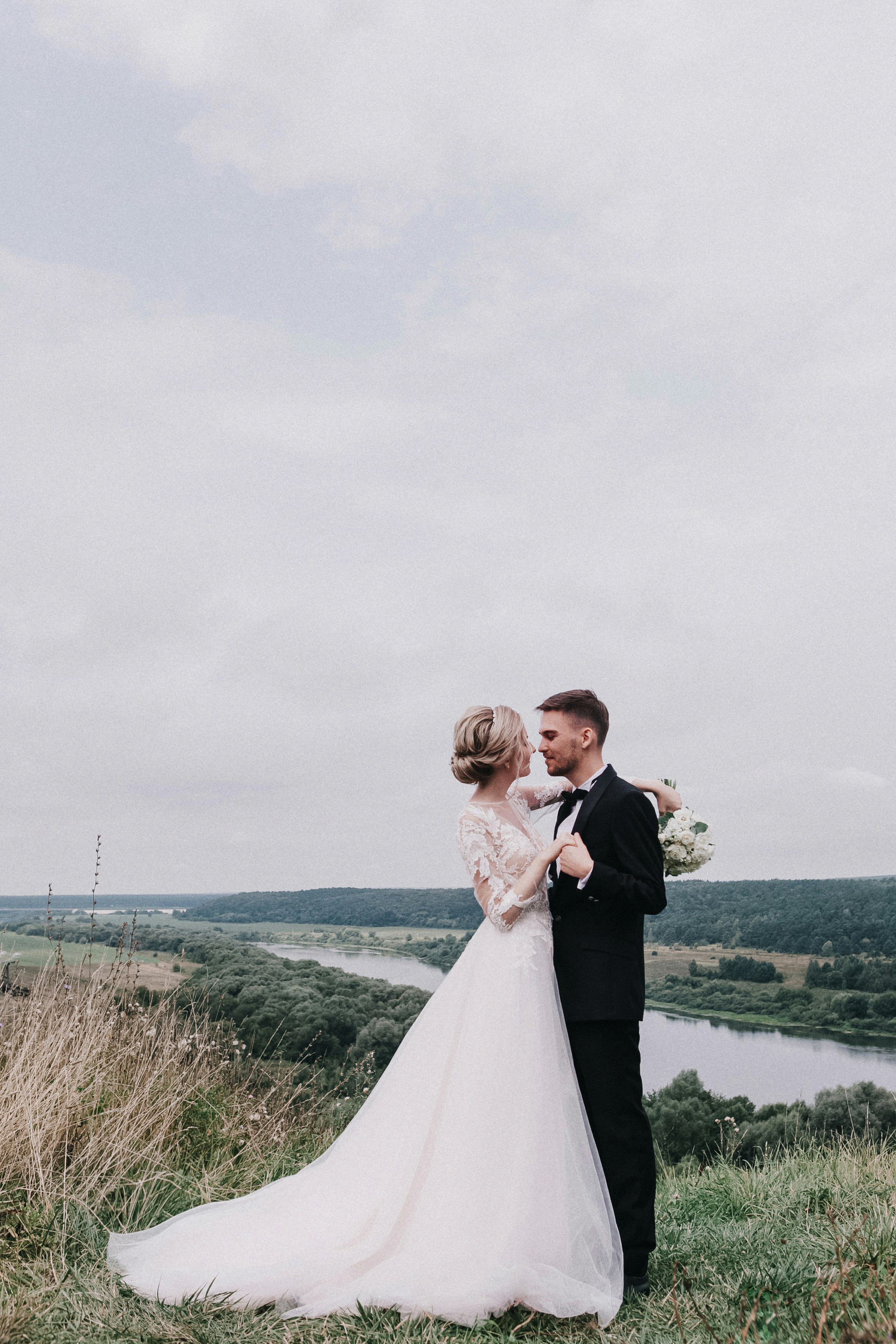 Свадебный фотограф и видеограф Калуга. Свадебное фото и видео Москва Кристина Музыка
