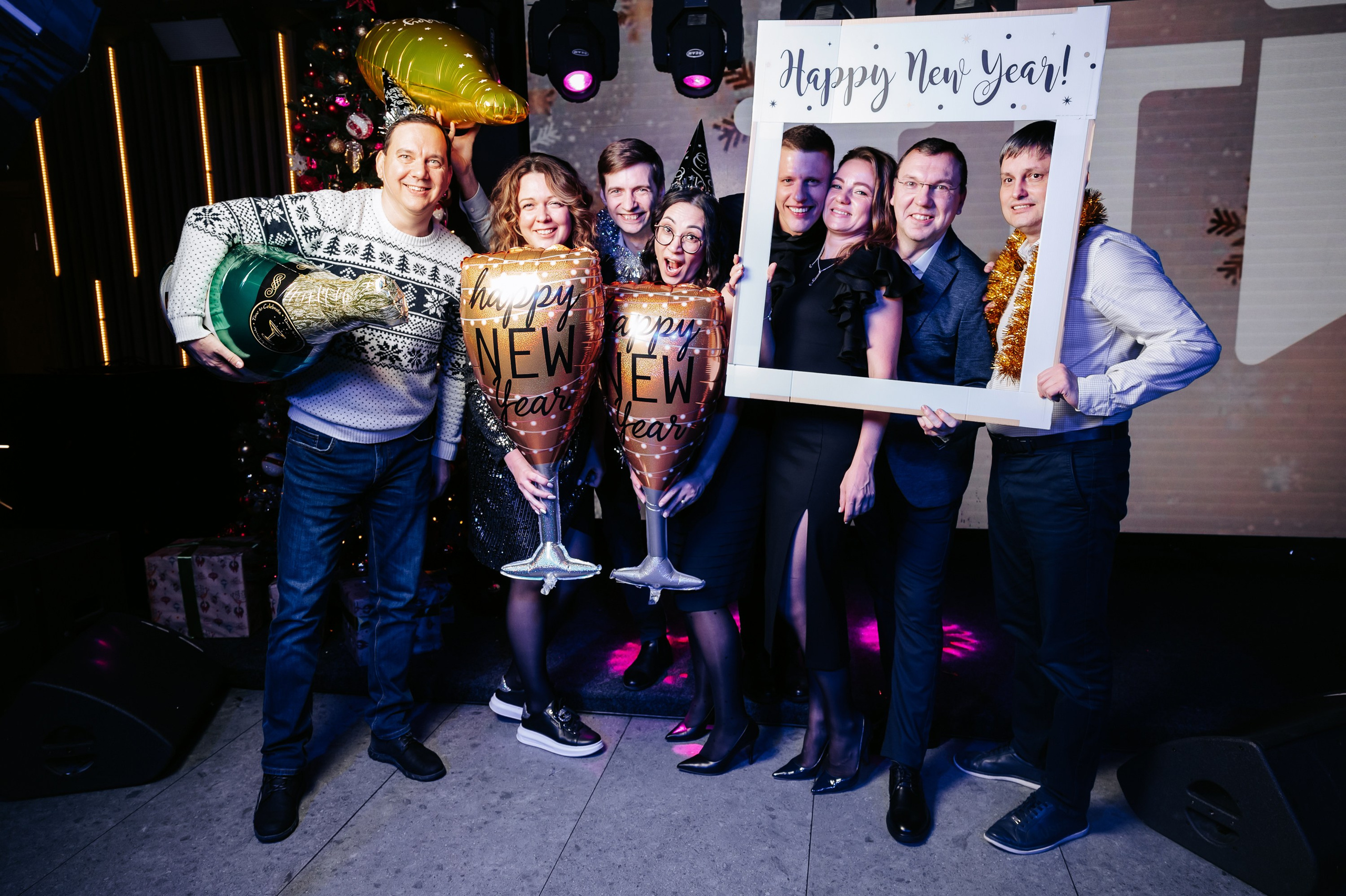 Новогодний корпоратив в караоке баре. Фотограф Дмитрий Сермяжко