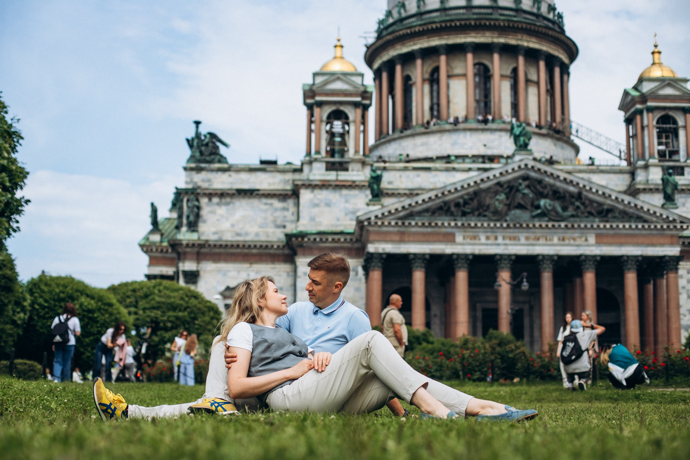 Евгений и Евгения в июле. Фотопрогулка в Петербурге. Индивидуальный и семейный фотограф в Санкт-Петербурге
