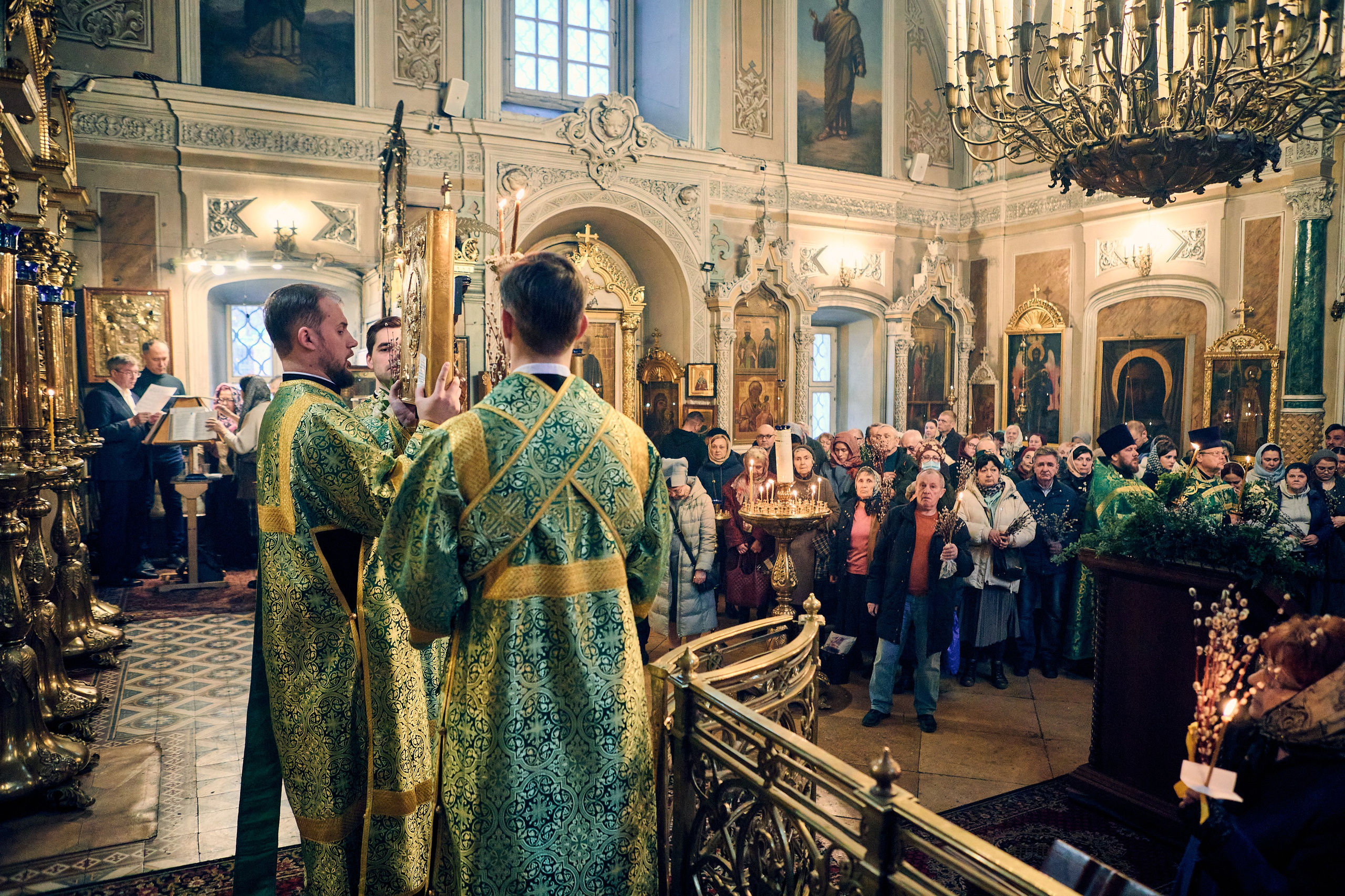 На всенощном бдении под Неделю ваий. DMITRY MOISEENKO — фотограф, художник, топ-стилист
