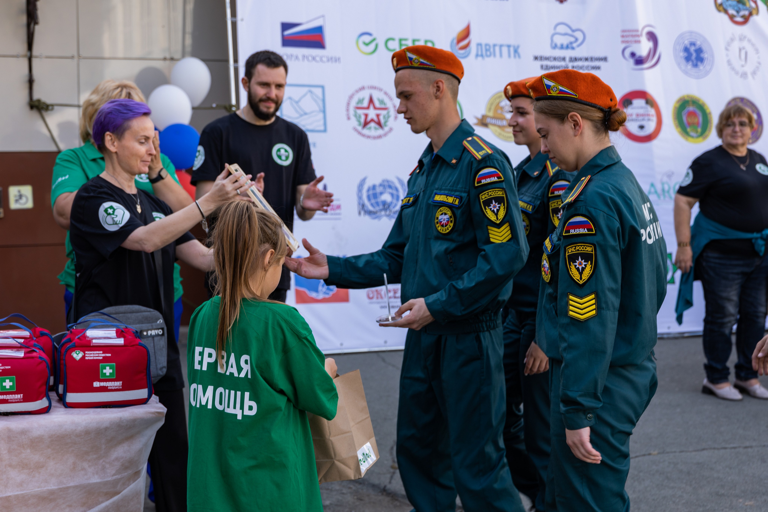 Олимпиада Первой помощи. Выпускные альбомы во Владивостоке