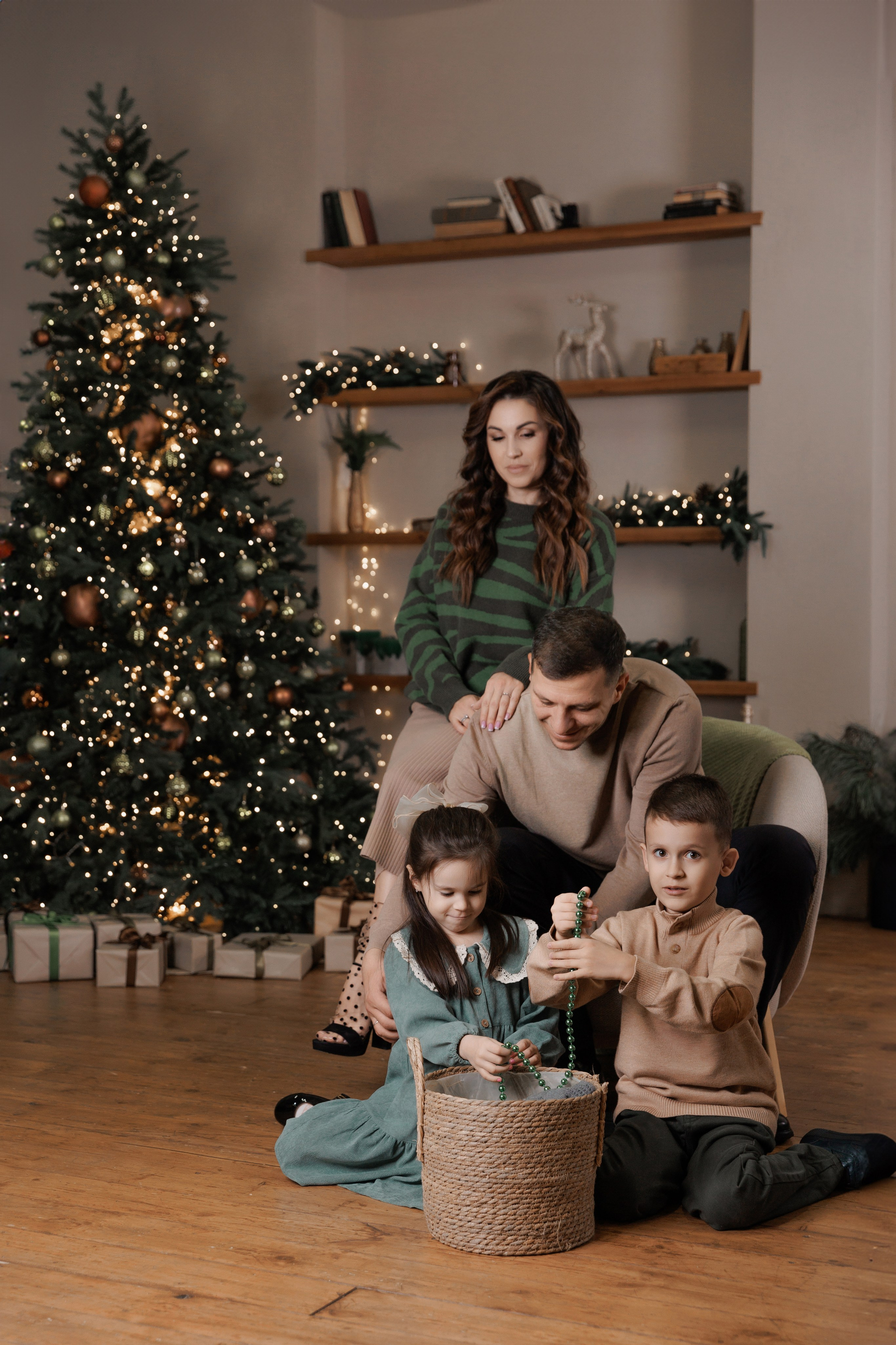 Татьяна с семьей. Фотограф женского портрета, беременности и материнства Харькова Елена