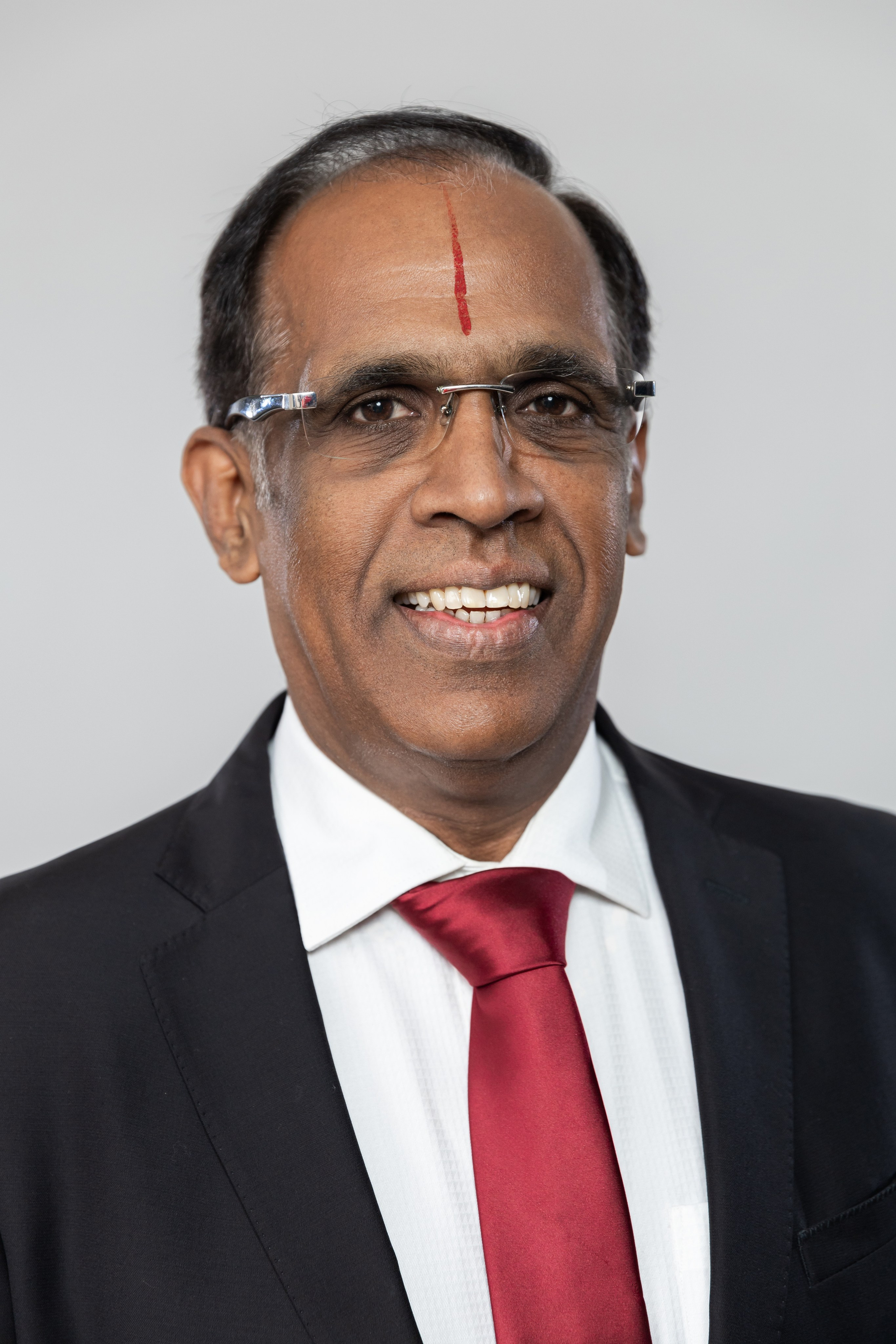 Бизнес портреты топ менеджеров компании Embassy Group в Индии. NesterovaMaria.ru