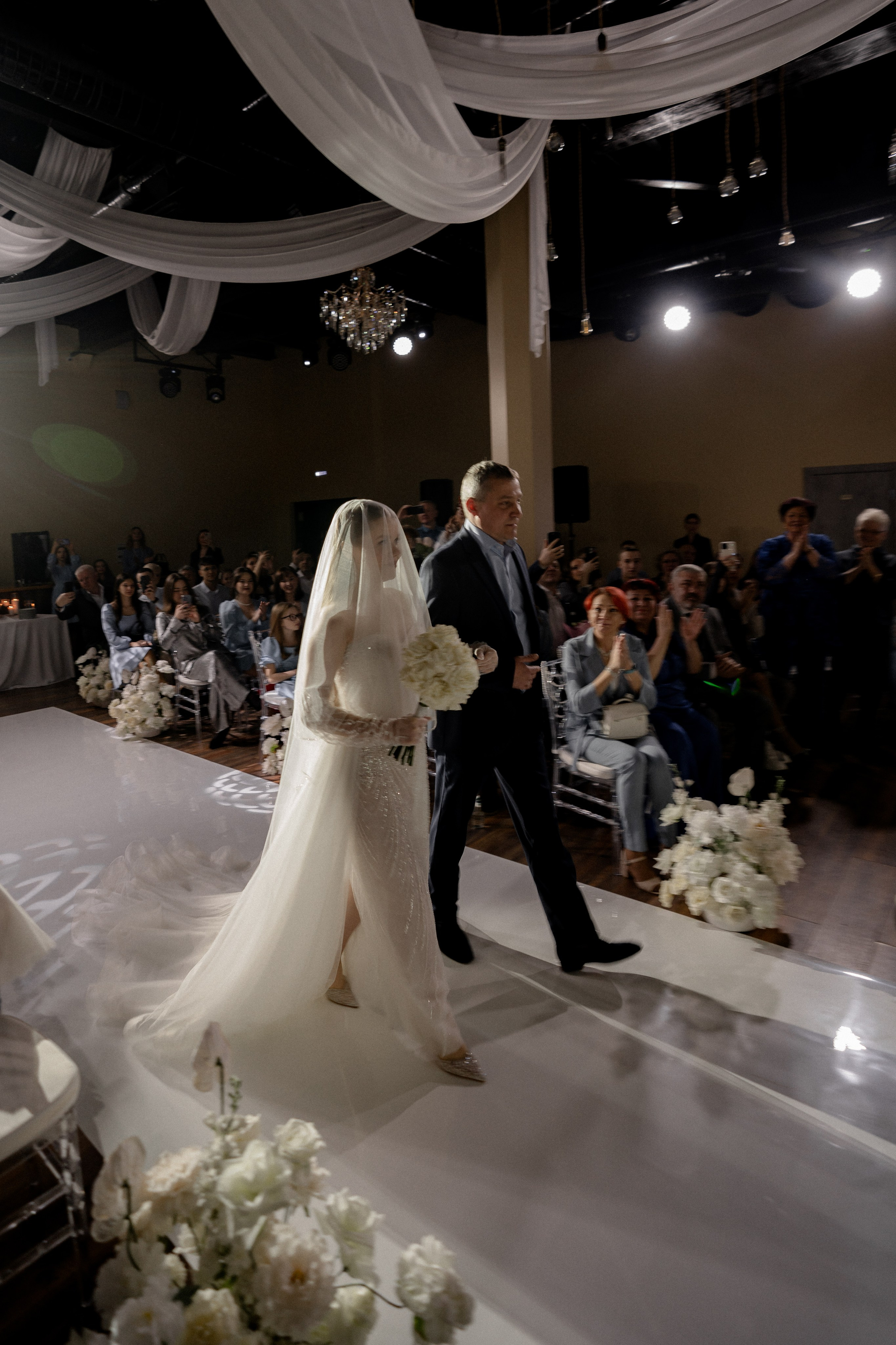 СВАДЕБНАЯ СЬЕМКА СБОРОВ В ОТЕЛЕ И ВЫЕЗД НА ЦЕРЕМОНИЮ (СНЯТО В СИБИРЕ В НИЖНЕВАРТОВСКЕ). Профессиональный фотограф, Санкт-Петербург — Виктория Богомолова