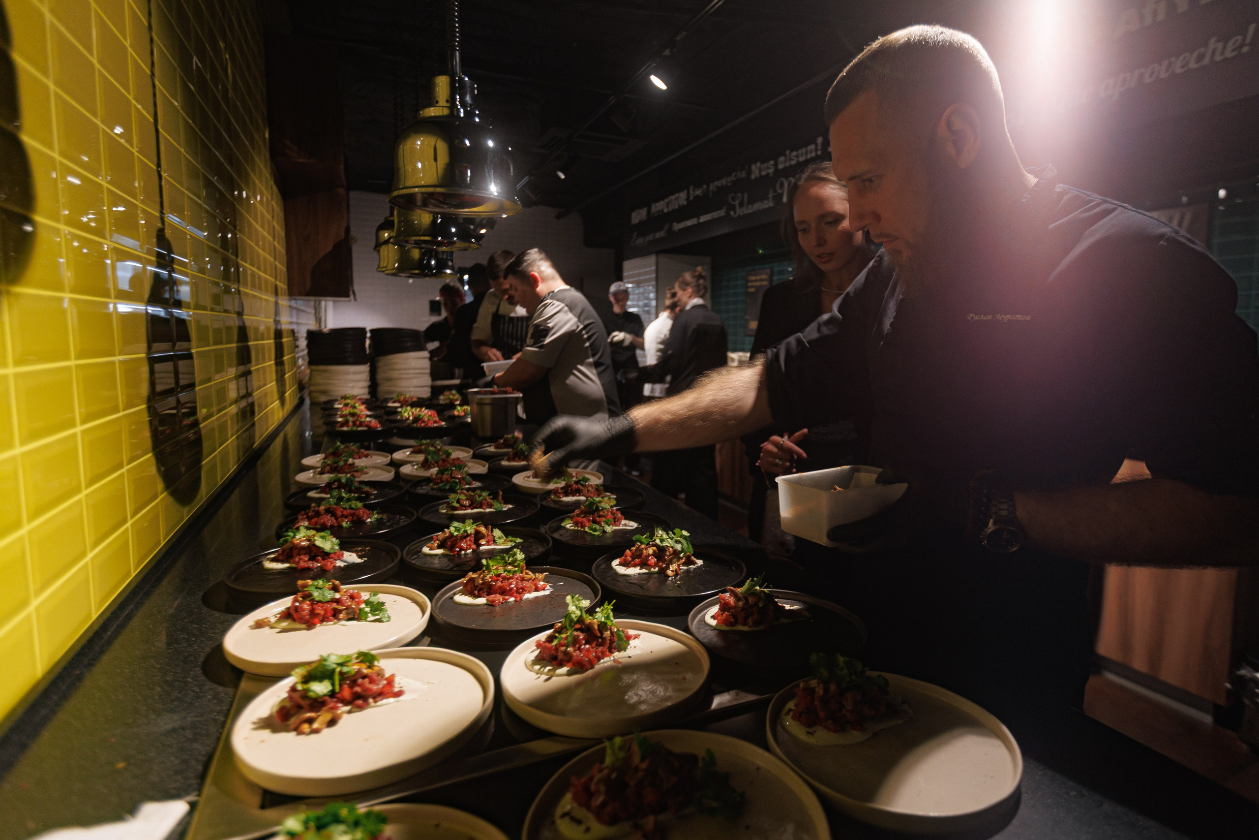 Фотографии с Гастроужина Честер Челябинск 5 ЛЕТ.5 ШЕФОВ