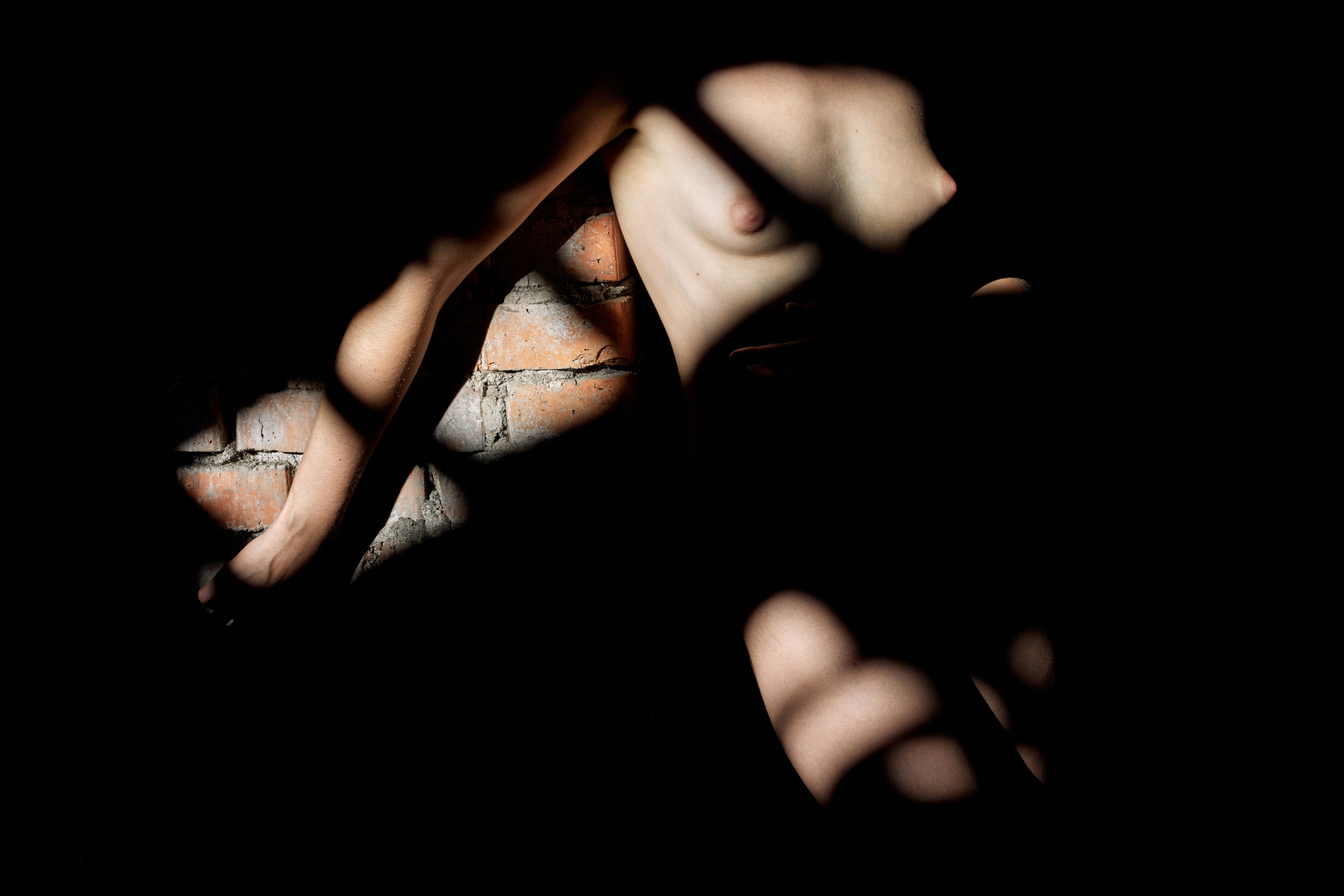 «Обнаженный свет» 18+. Арт-фотограф во Владивостоке Дмитрий Осипчук