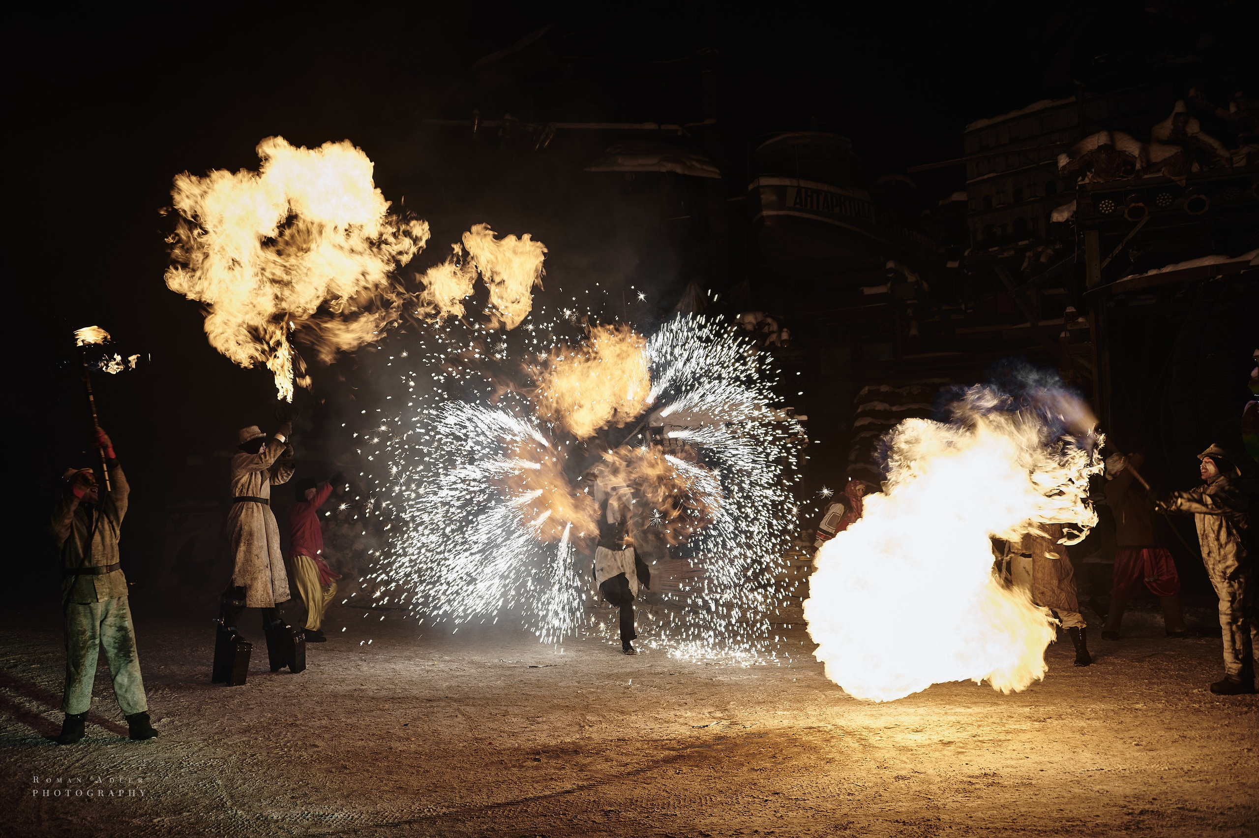 Новогодняя сказка от Ночных волков. Фотограф Роман Адлер
