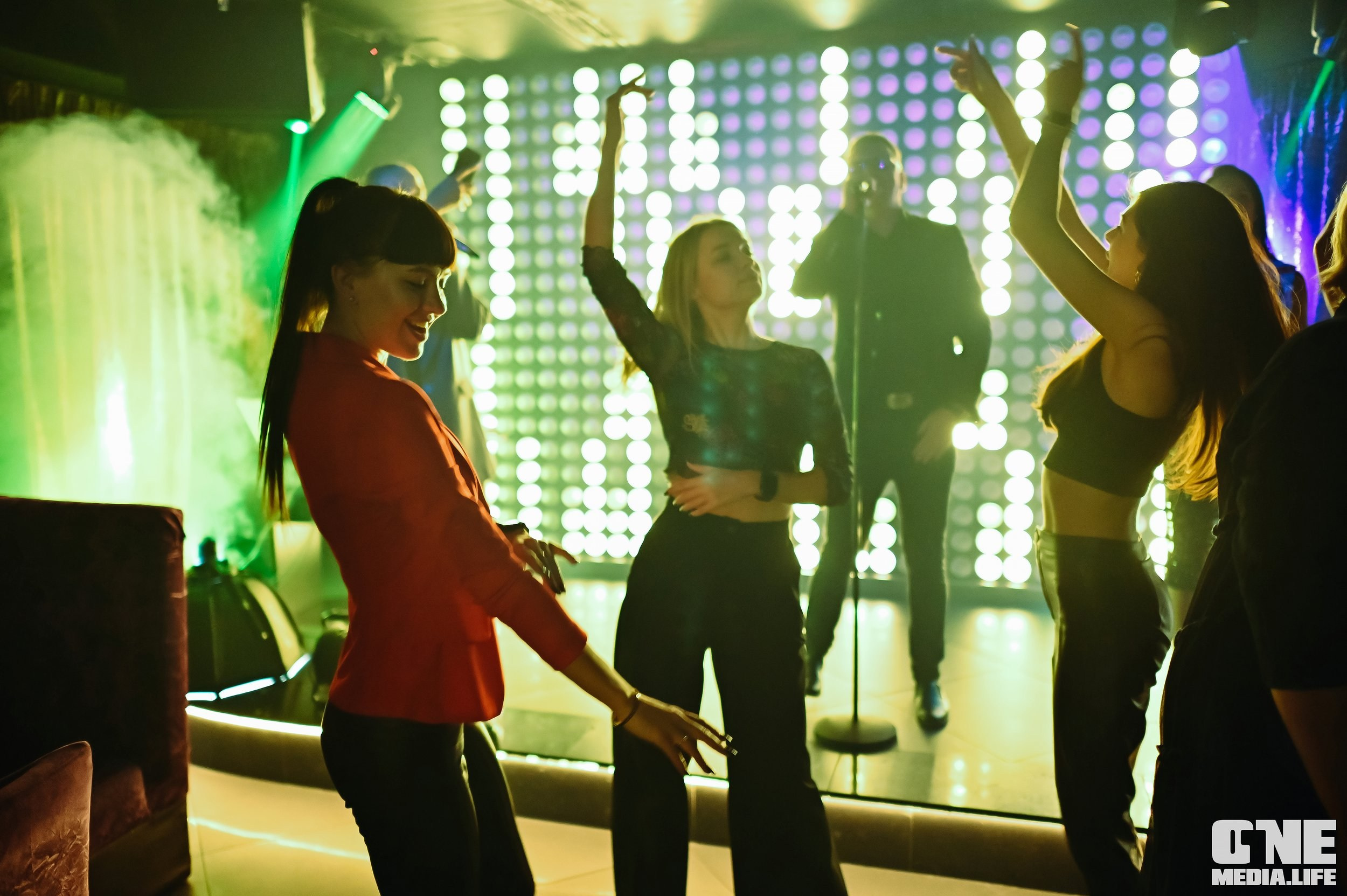Фоторепортаж из караоке-клуба Эйфория. One Media Life: фоторепортажи, фотоотчеты с мероприятий и заведений