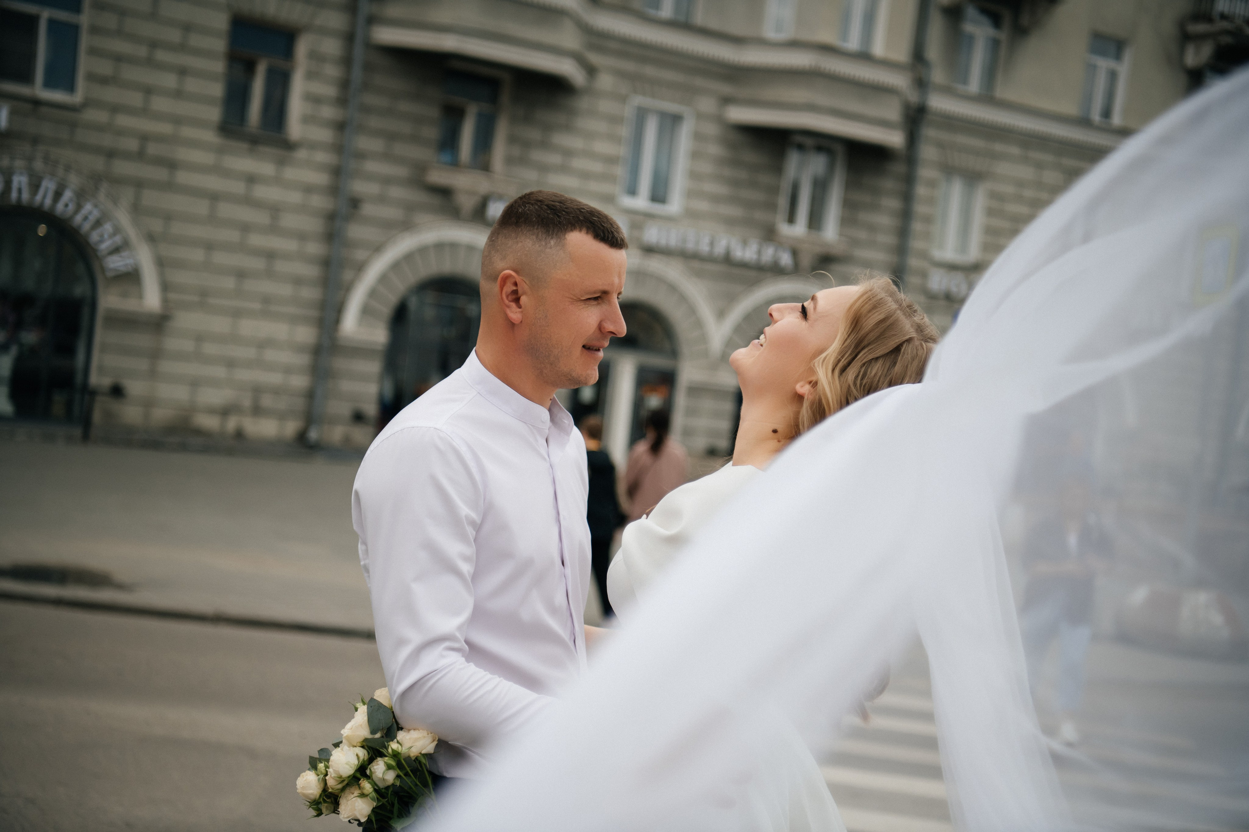 alt="Свадебный фотограф в Барнауле"