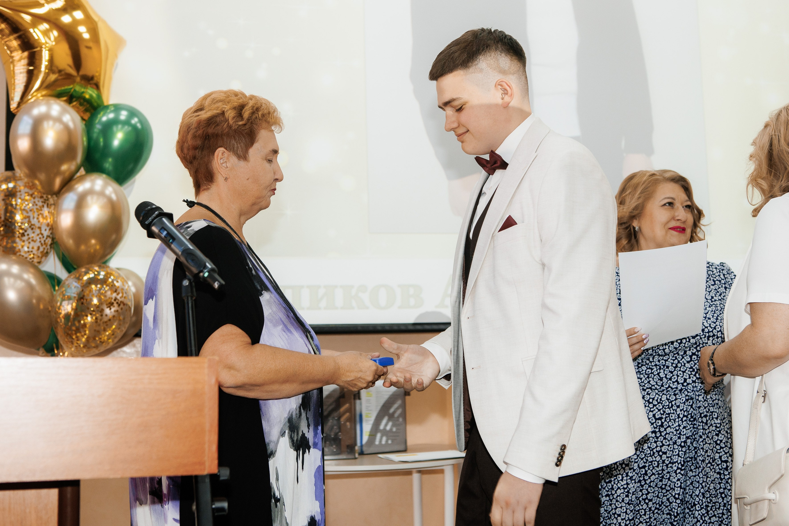 Выпускной Гимназия 12 2024 г. Свадебный и портретный Фотограф в Липецке Дмитрий Котюков