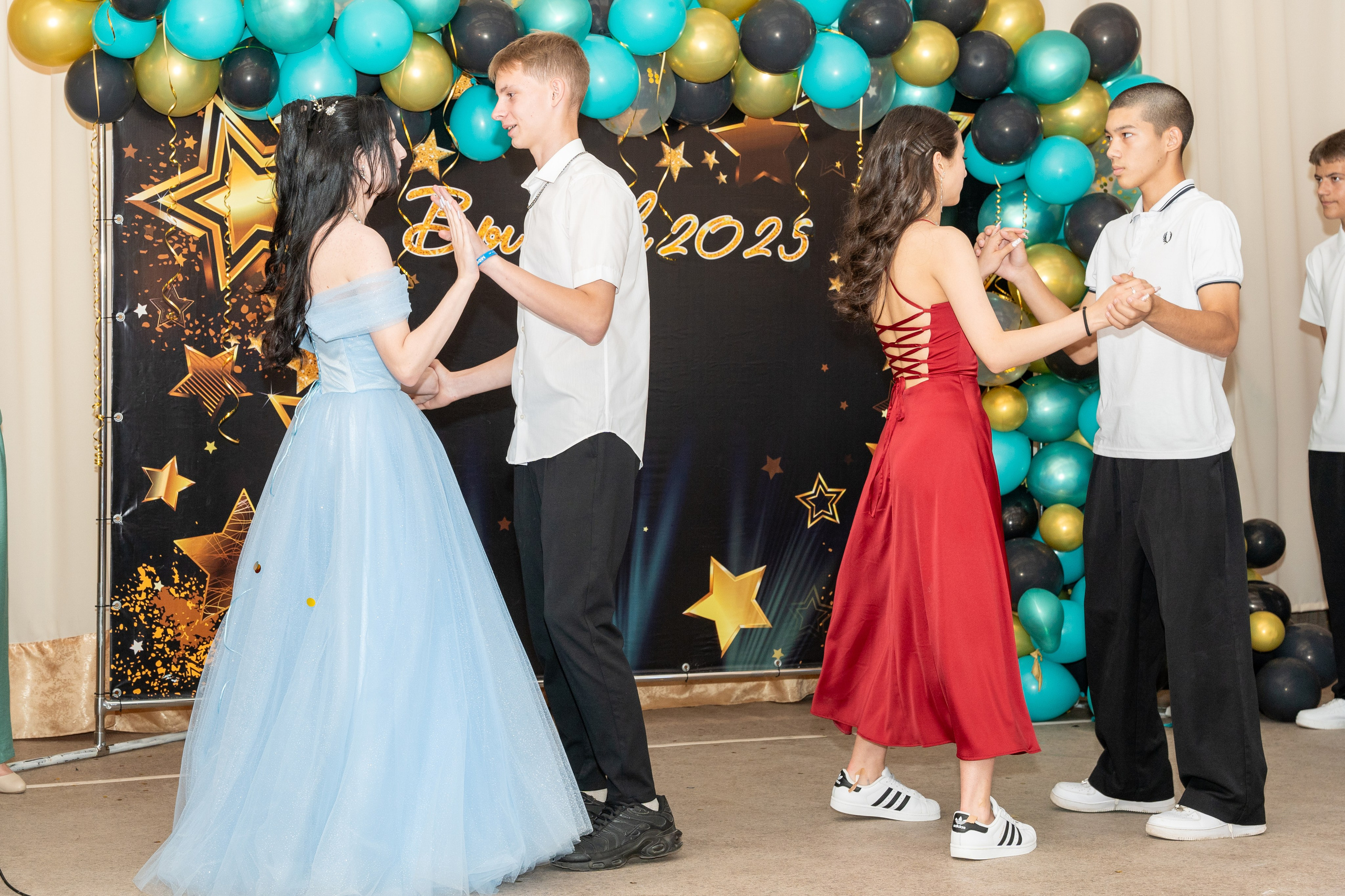 Прощай, школа, здравствуй, мир! Последний звонок и выпускной 9 А» класса. Фотограф |Ленинск, Волжский, Волгоград| Наталья Савилова