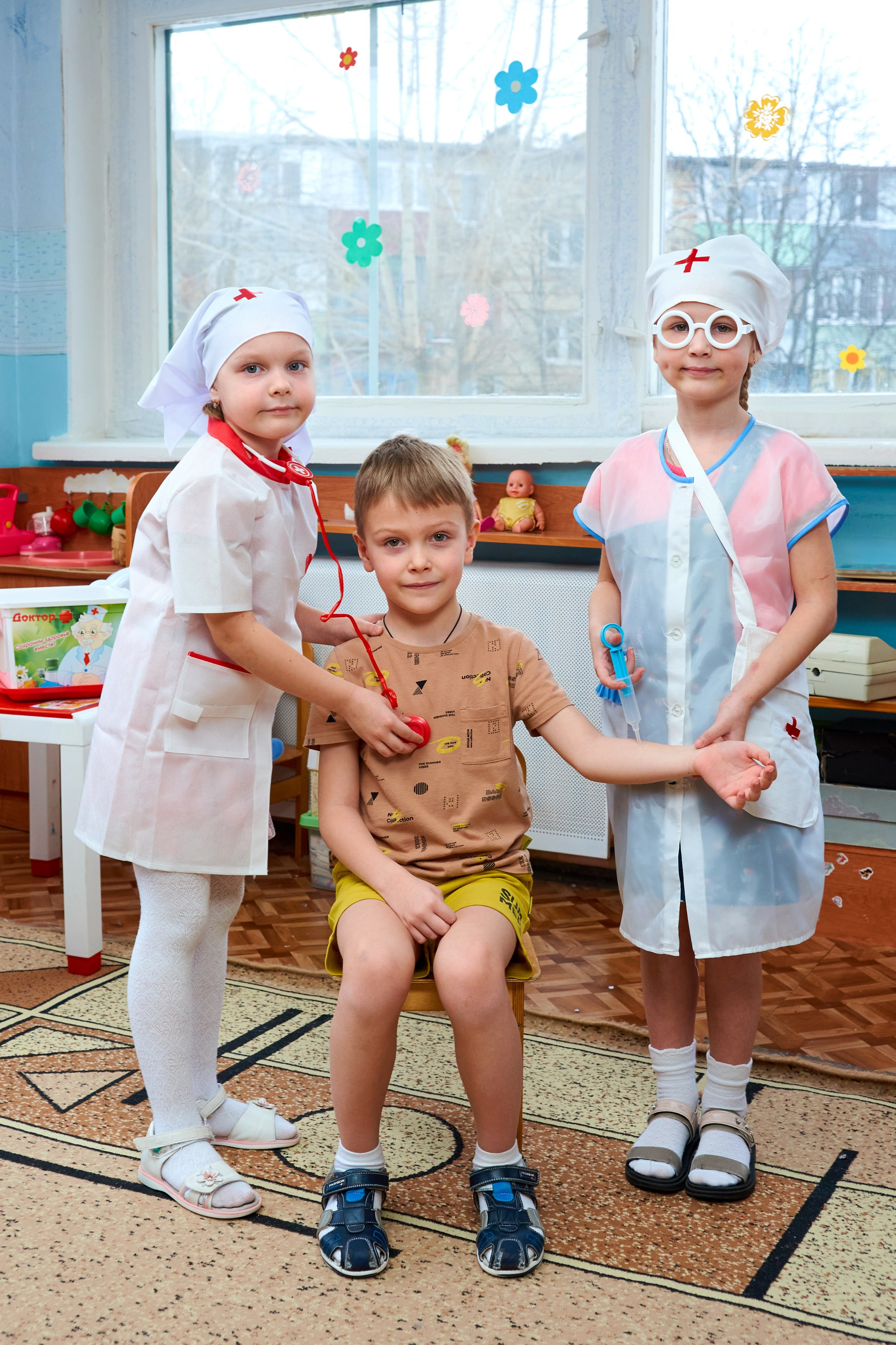 Игры и занятия в группе. Childrenfoto.ru