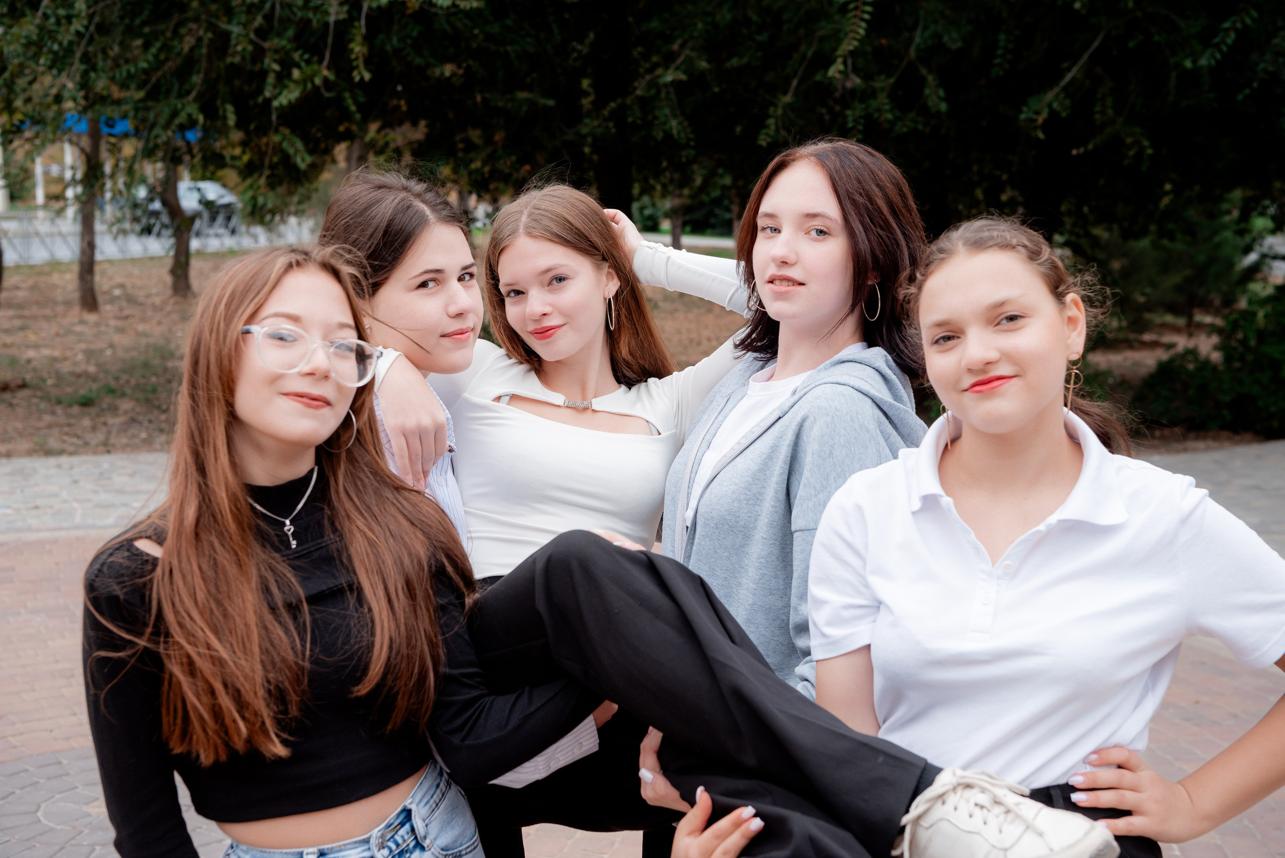 Фотосессия в парке для альбома школьники 9 класс. Фотограф в Волгограде и Волжском Александр Горбань
