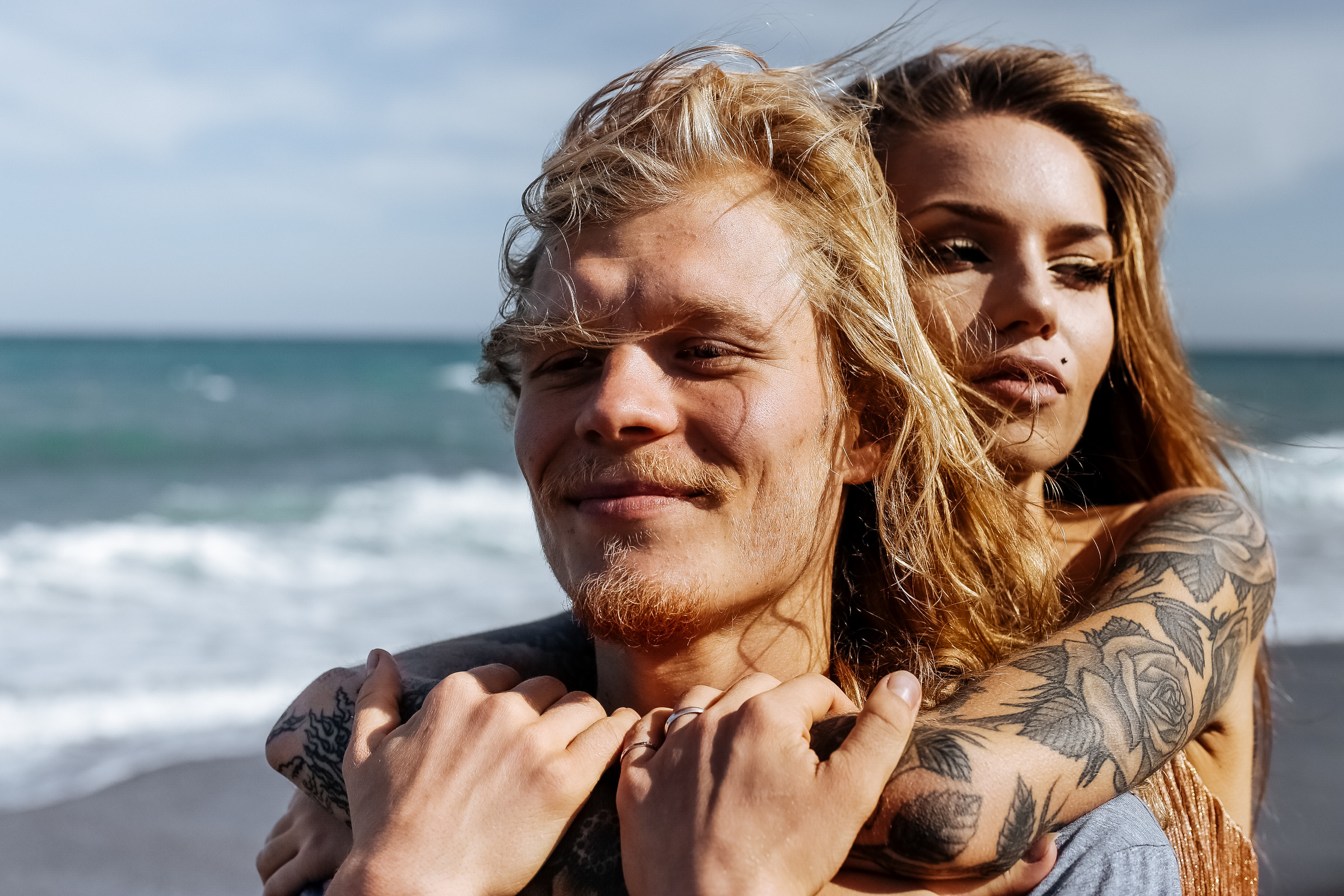 Lovestory на побережье моря в Крыму - ветер любви в волосах