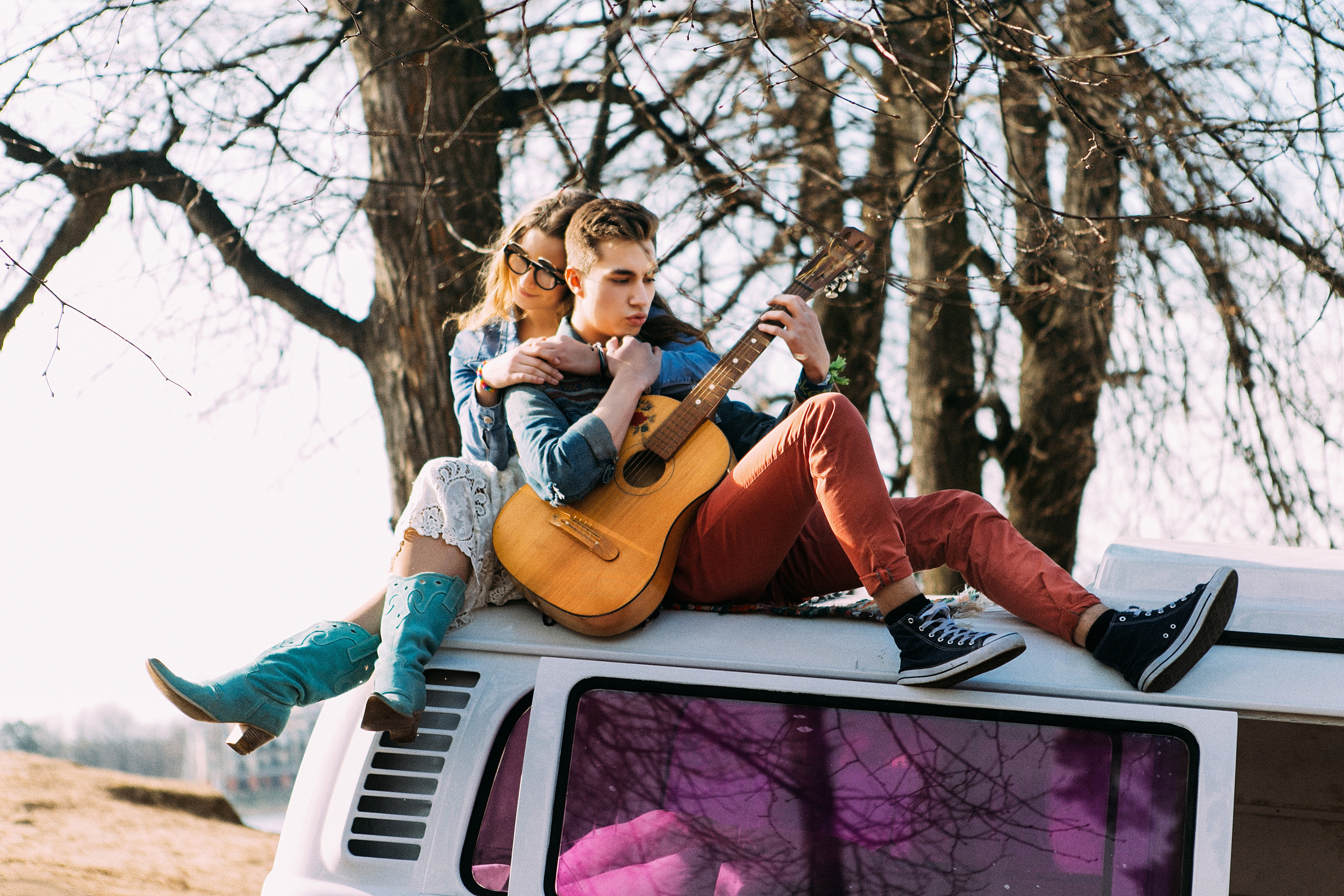 Лавстори в стиле хиппи - нестареющая классика с влюбленной парой