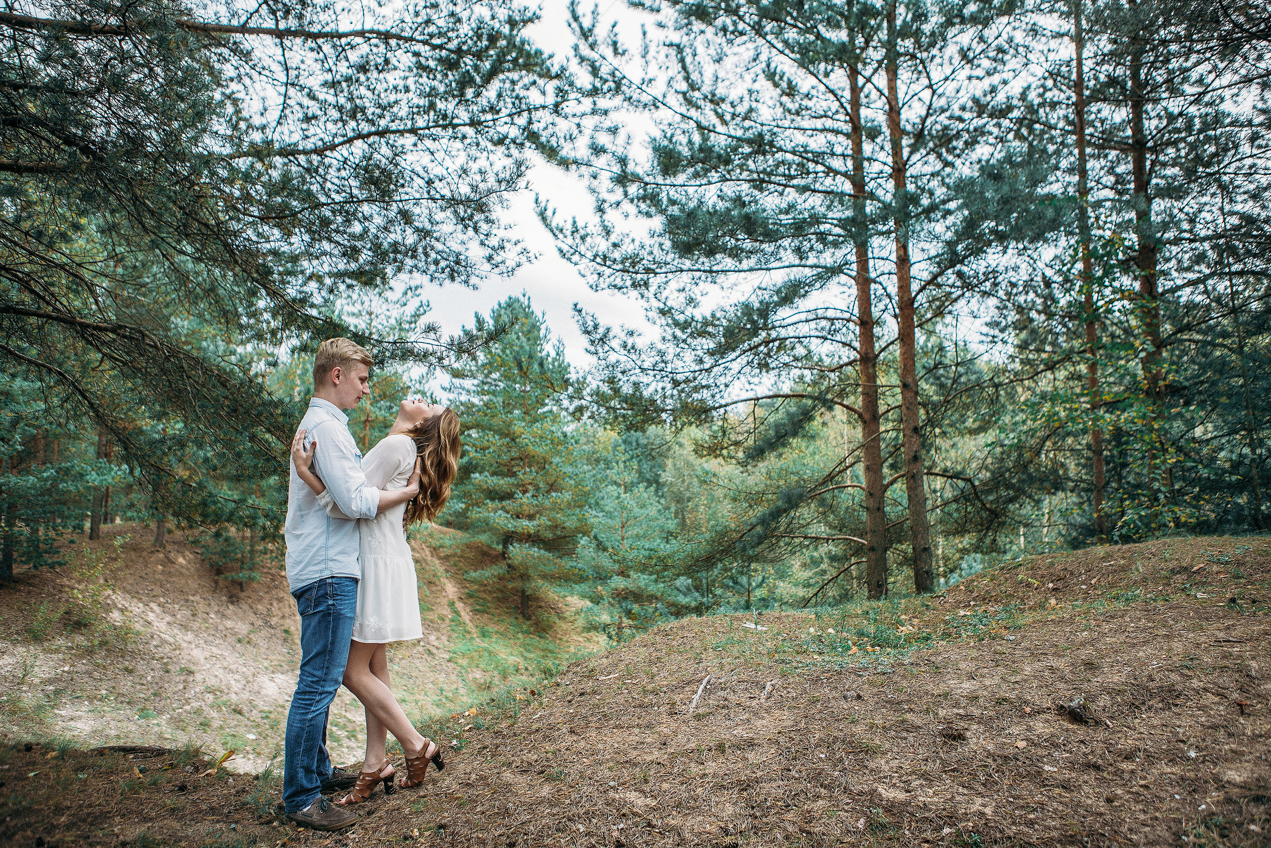 Лавстори фотосессия на природе и в лесу
