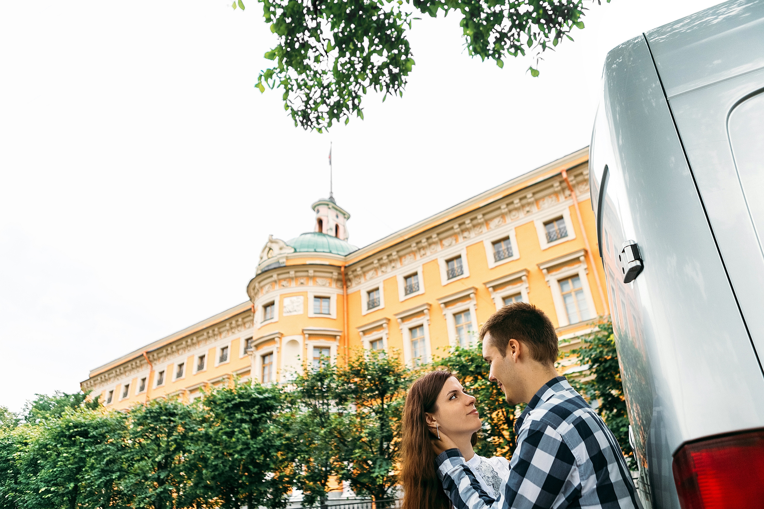 Любовная история на берегу моря и в центре Санкт-Петербурга