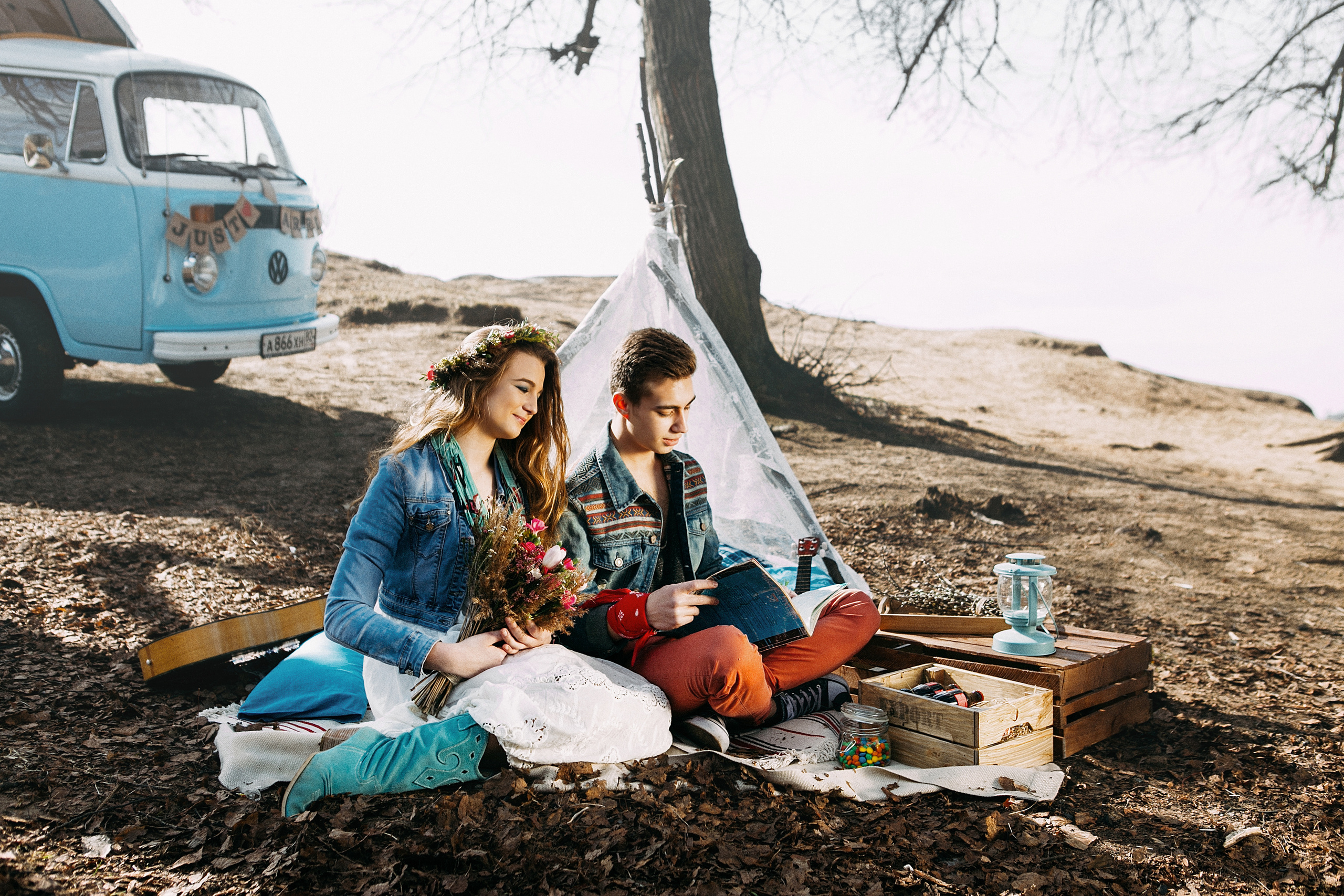 Лавстори в стиле хиппи - нестареющая классика с влюбленной парой