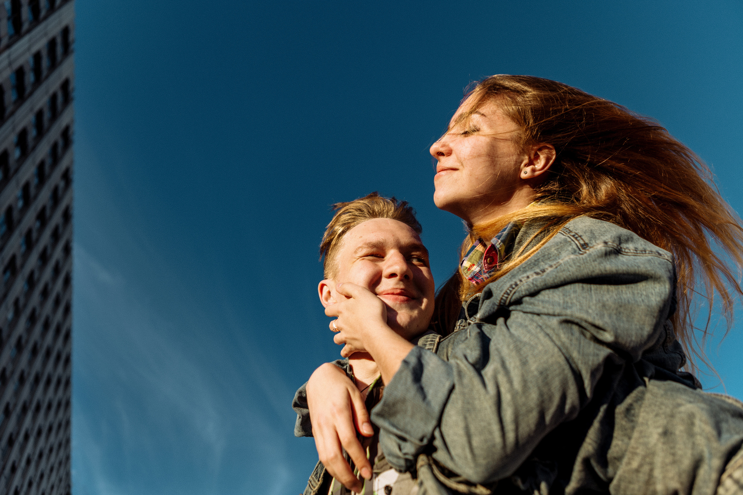 Предсвадебная лавстори около гостиницы Прибалтийская