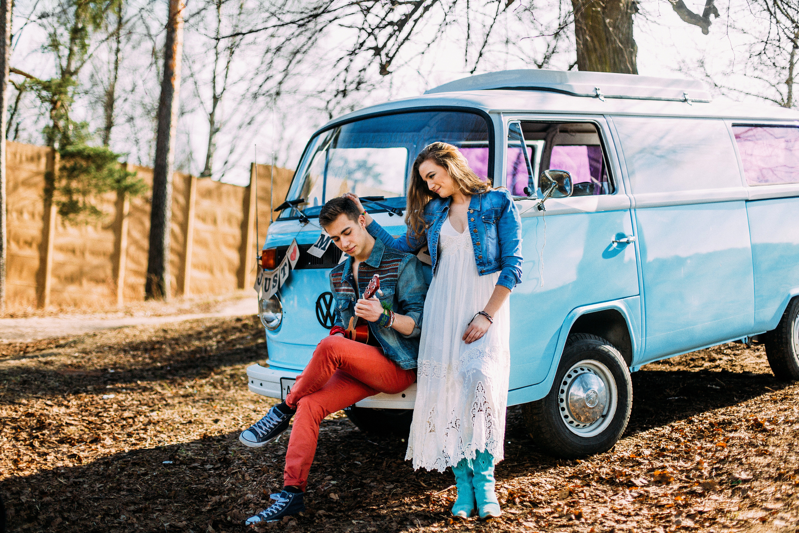 Лавстори в стиле хиппи - нестареющая классика с влюбленной парой