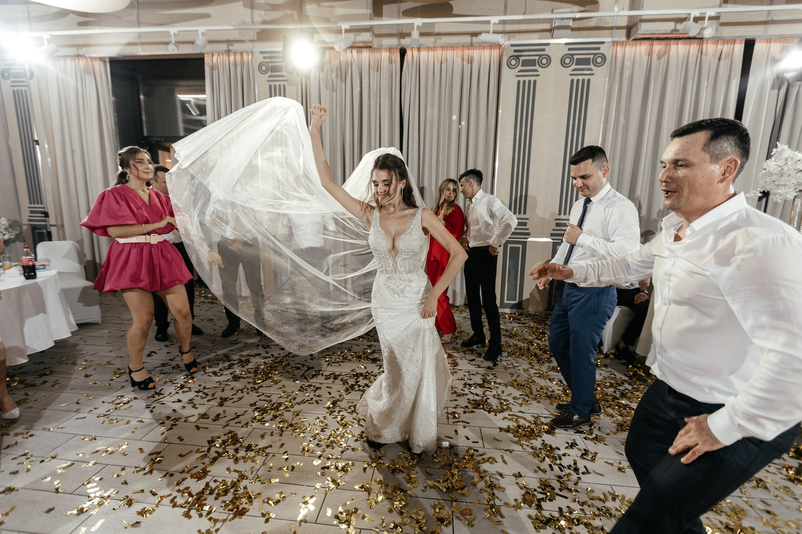 Свадебный фотограф Уфа — Руслан ГабдлисламовЖивые эмоции, красивые кадры, воспоминания на всю жизнь.Работаю по всей Республике Башкортоста. Свадебный фотограф Уфа Руслан Габдлисламов