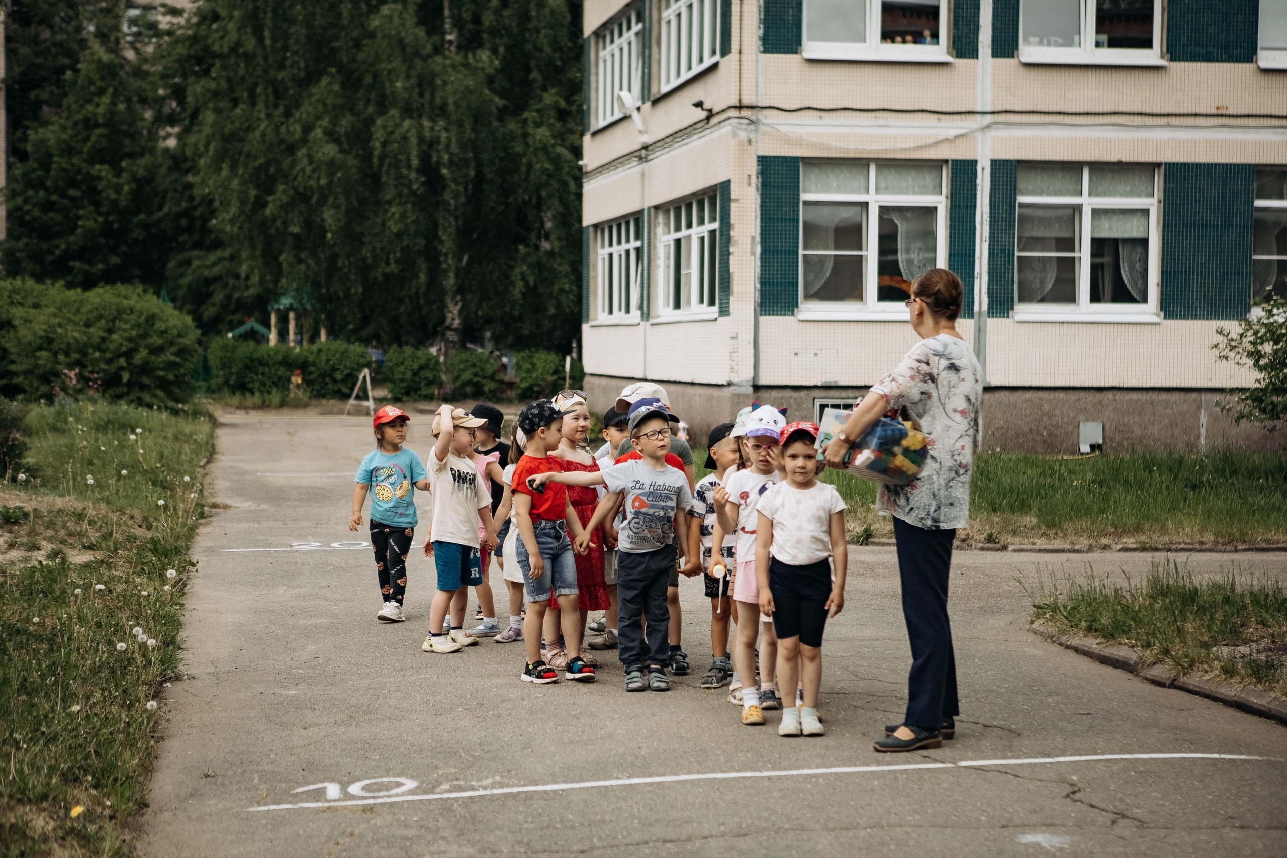 Съемка в саду, лето. Свадебный семейный фотограф в Санкт-Петербурге СПб Евгения Гинзбург
