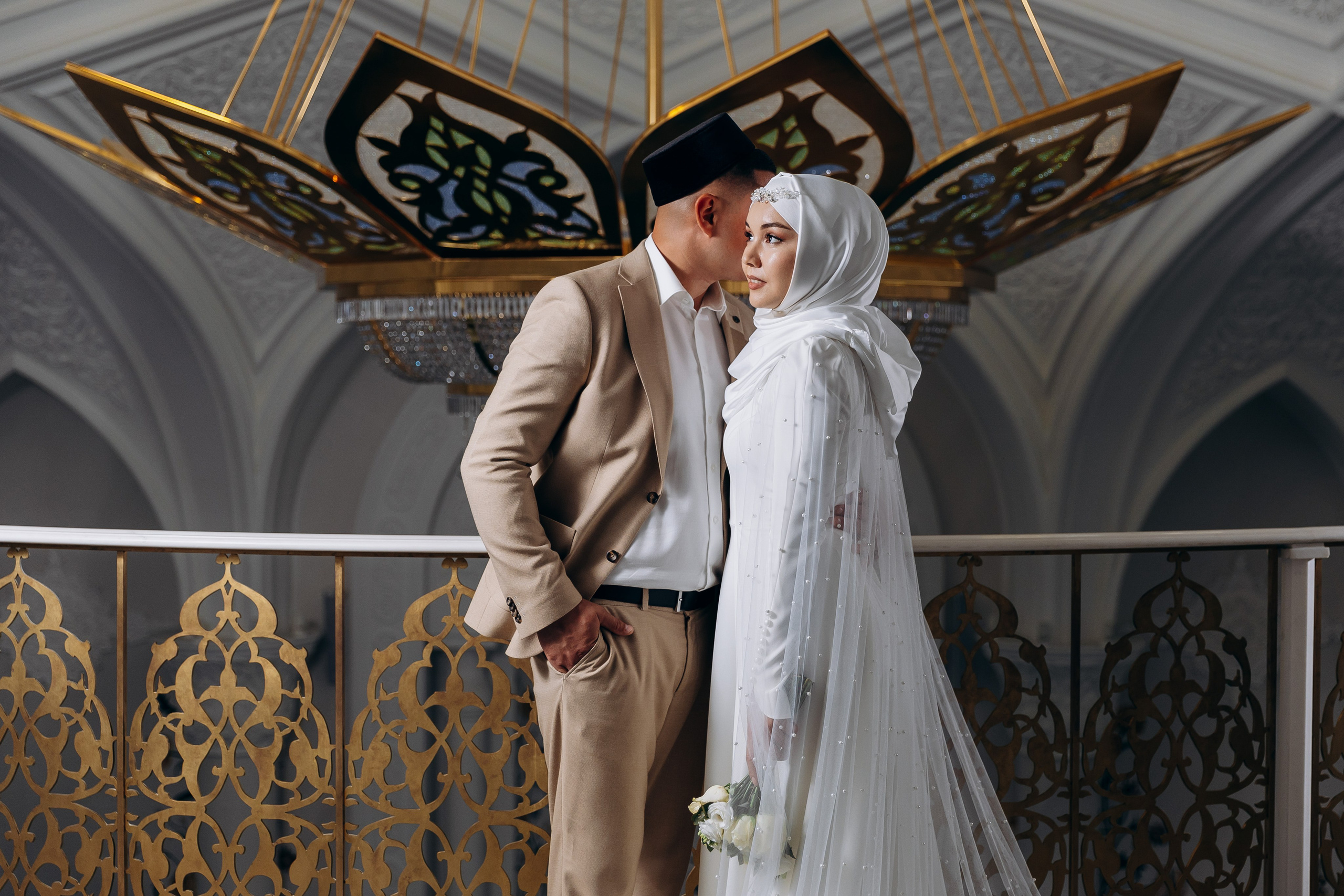 никах в мечети Ирек, фотосессия в мечети Ирек, фотограф на никах в Казани Ranas4you, образ невесты на никах, завязывание платка Казань, платье на никах Казань