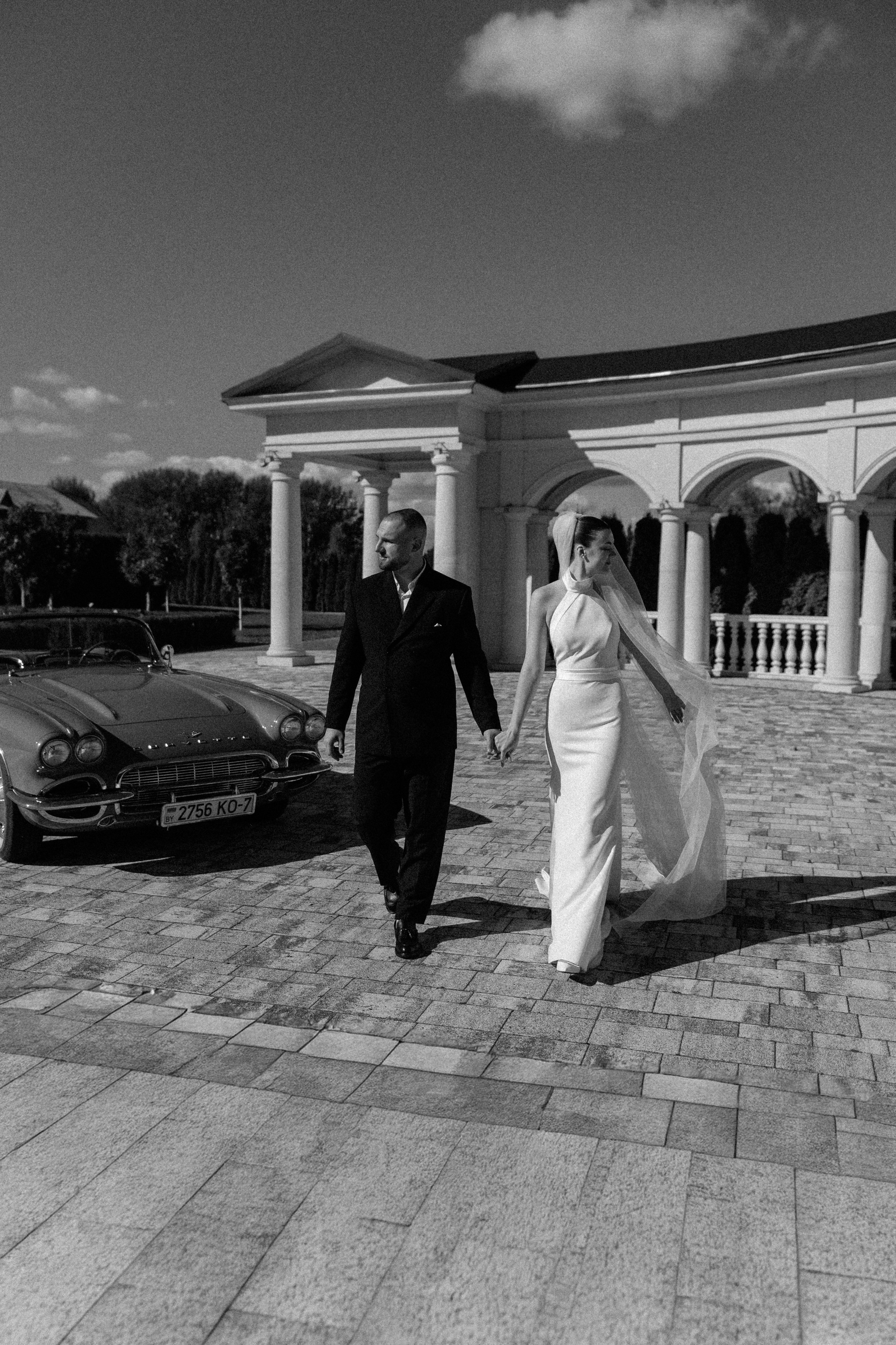Wedding day in VERSAL PARK. Wedding PHOTOGRAPHER Andrew Vnukov