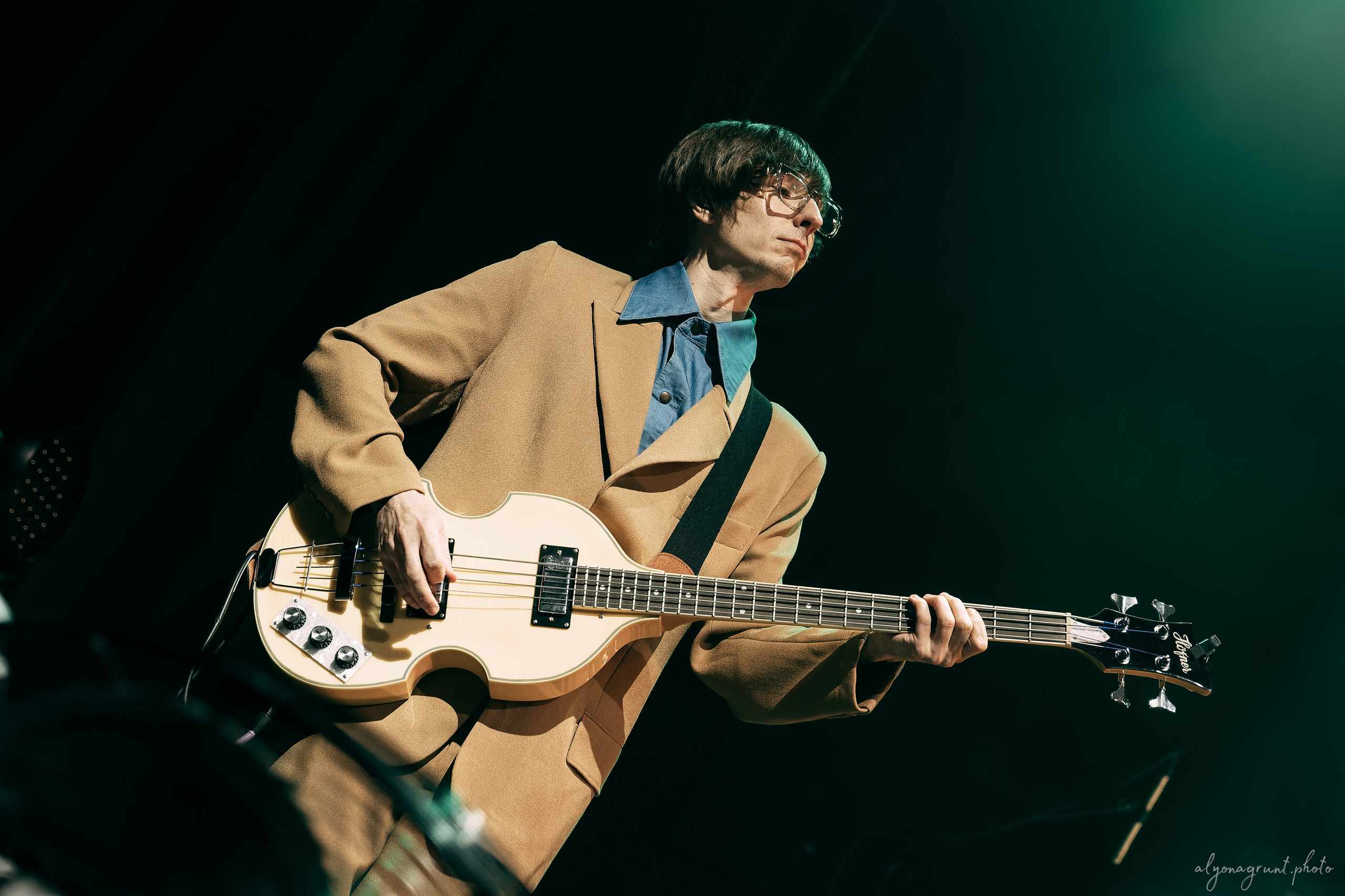 ВИА Велюр, фоторепортаж, СПб, BASE, 14.12.2025. Алена Адрианова: фотограф в Санкт-Петербурге