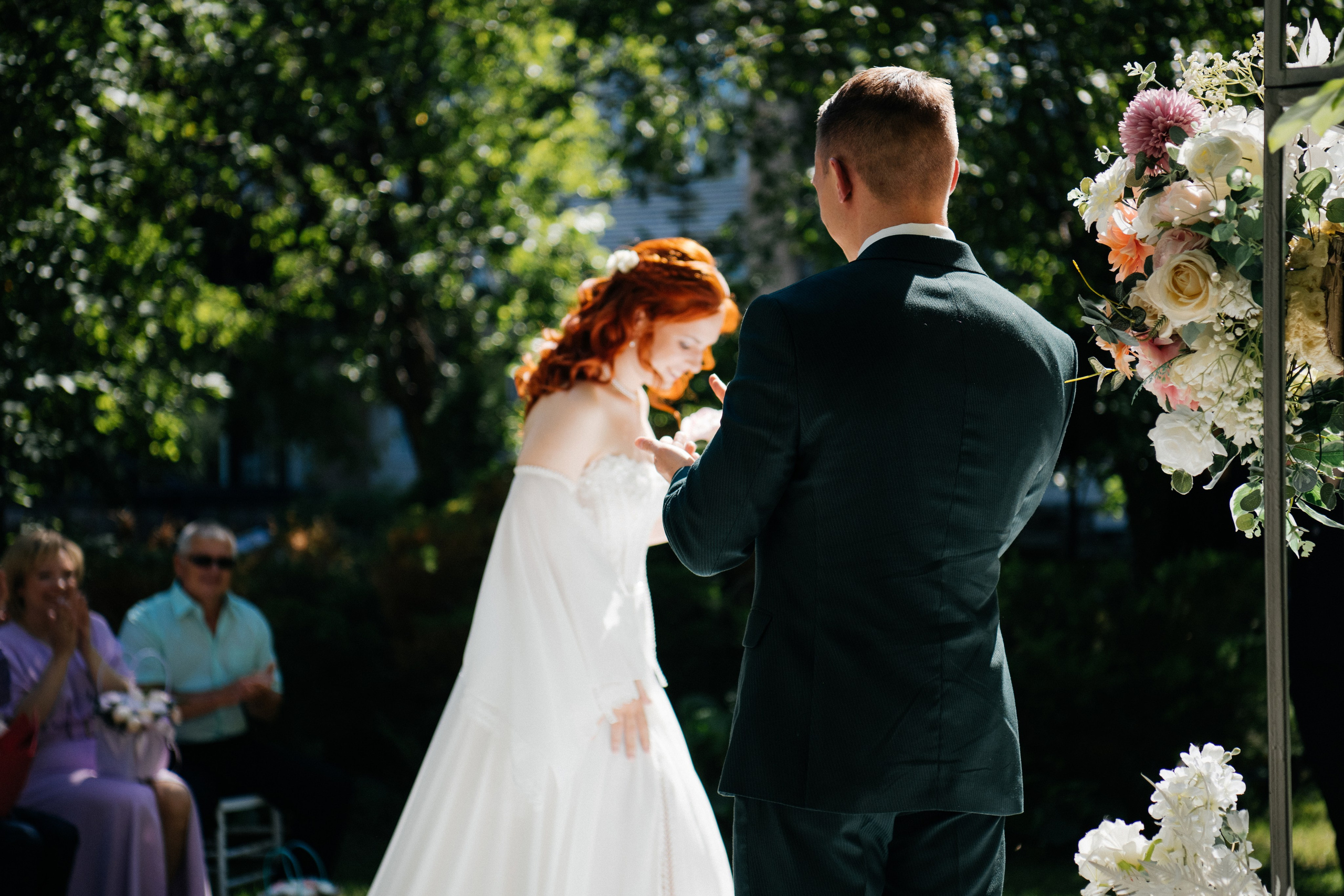 alt="Свадебная фотосессия в Барнауле. Свадебный фотограф Анна Глухова"